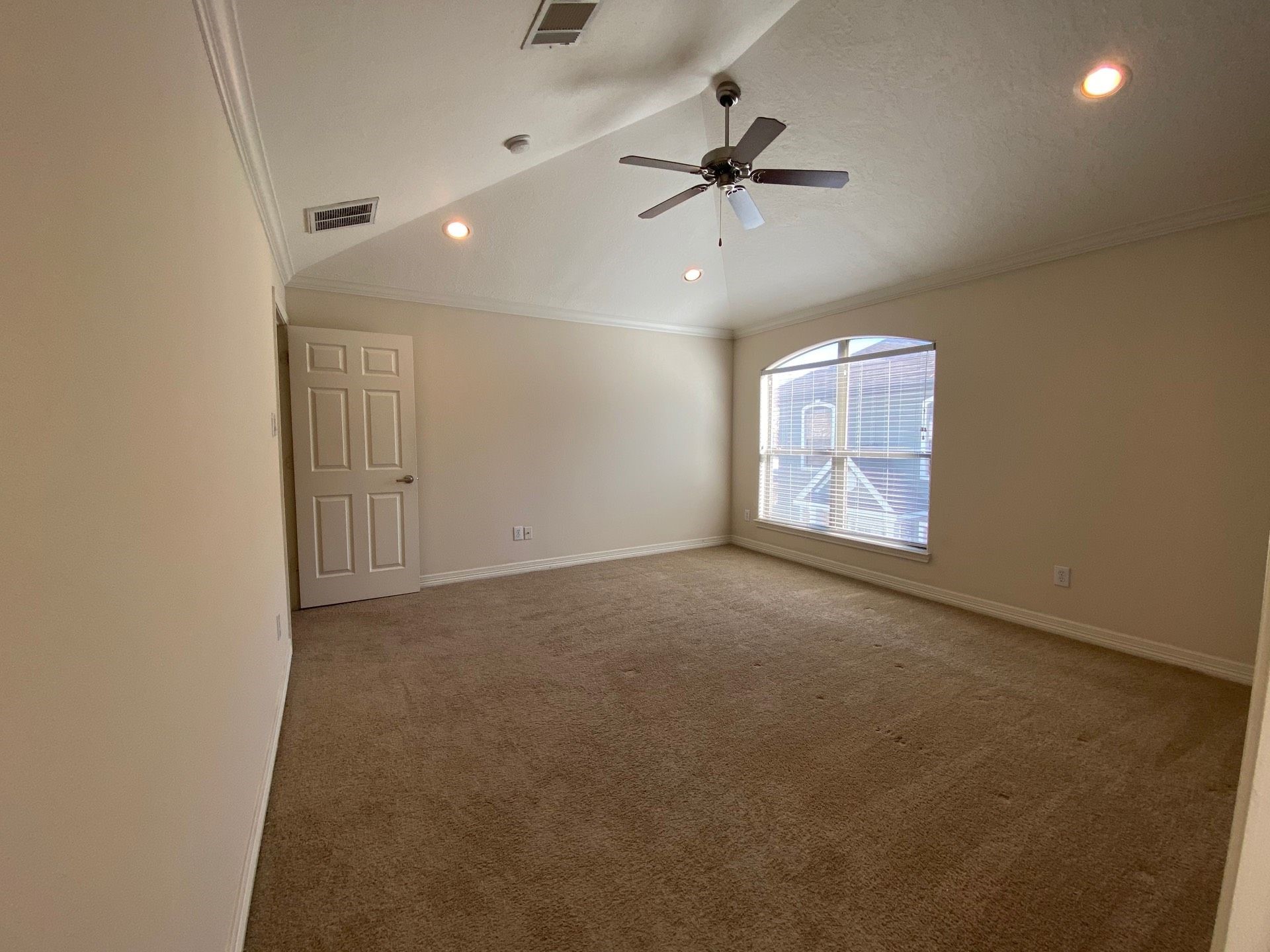 3710 Sherwood Lane, #101, Houston, TX 77092