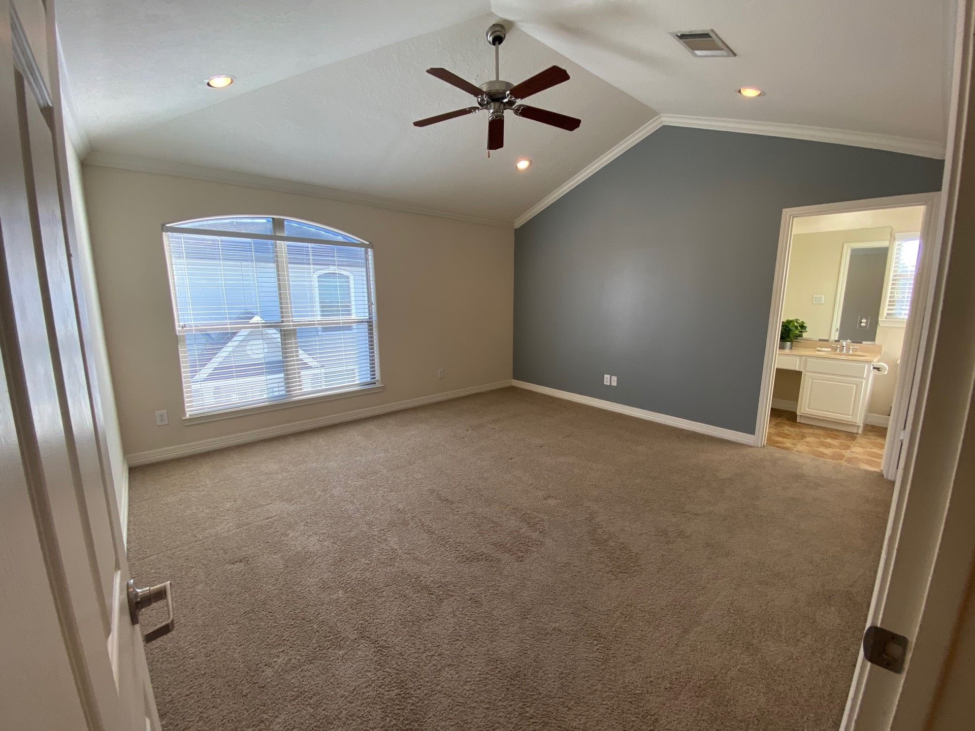 3710 Sherwood Lane, #101, Houston, TX 77092