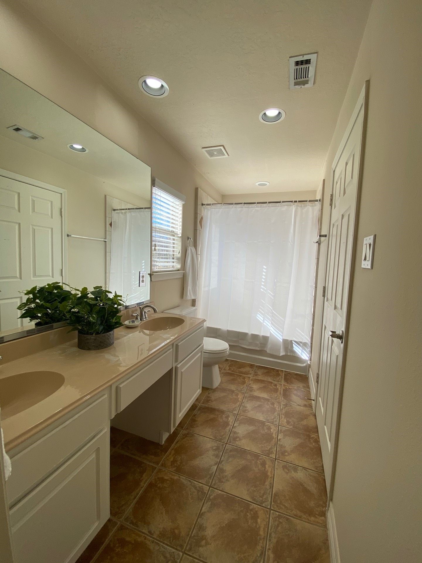 3710 Sherwood Lane, #101, Houston, TX 77092