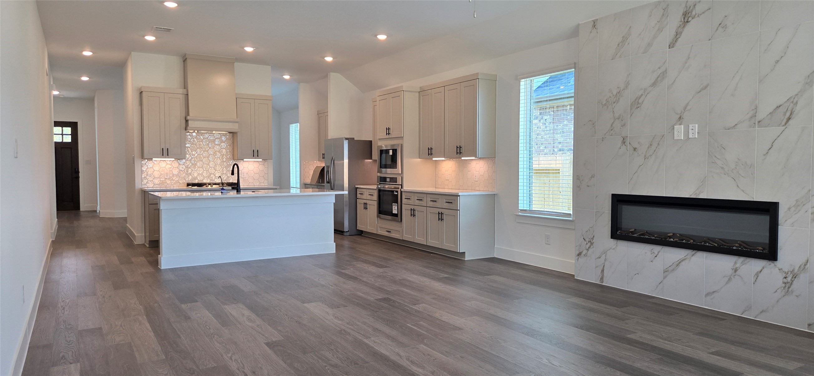 3327 Summercrisp Hollow Ln, Pearland, TX 77581