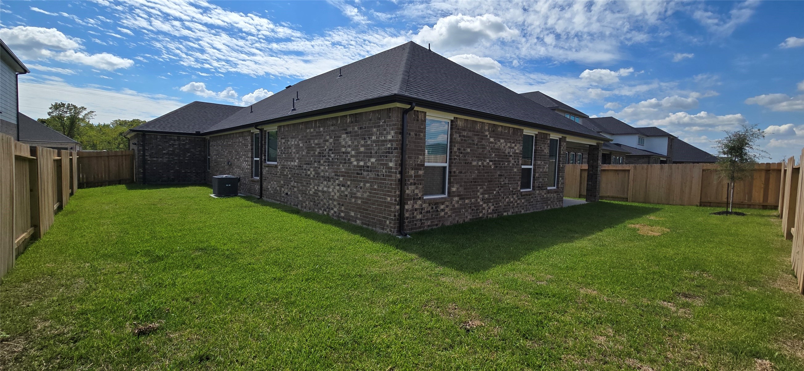 3327 Summercrisp Hollow Ln, Pearland, TX 77581