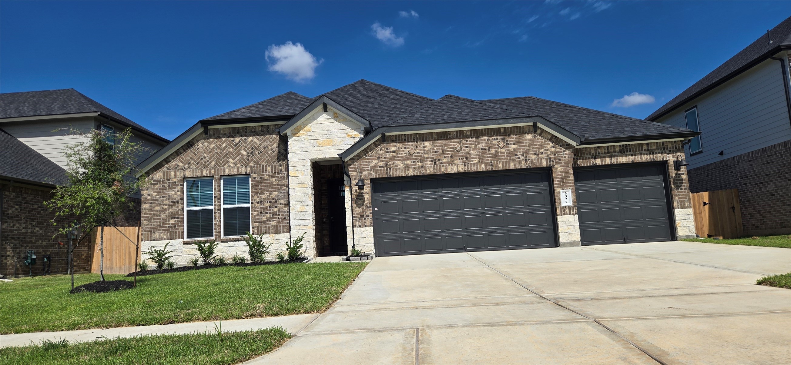 3327 Summercrisp Hollow Ln, Pearland, TX 77581