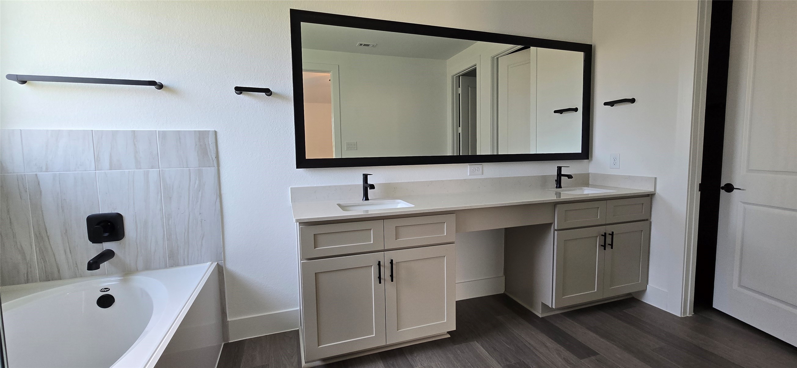 3327 Summercrisp Hollow Ln, Pearland, TX 77581