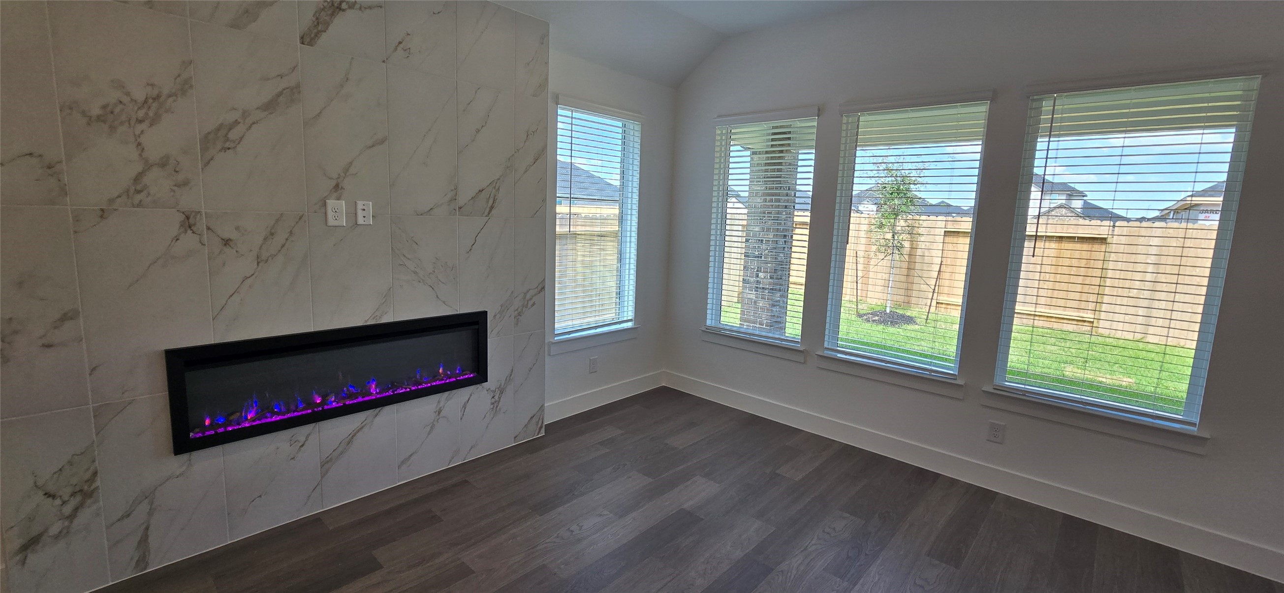 3327 Summercrisp Hollow Ln, Pearland, TX 77581