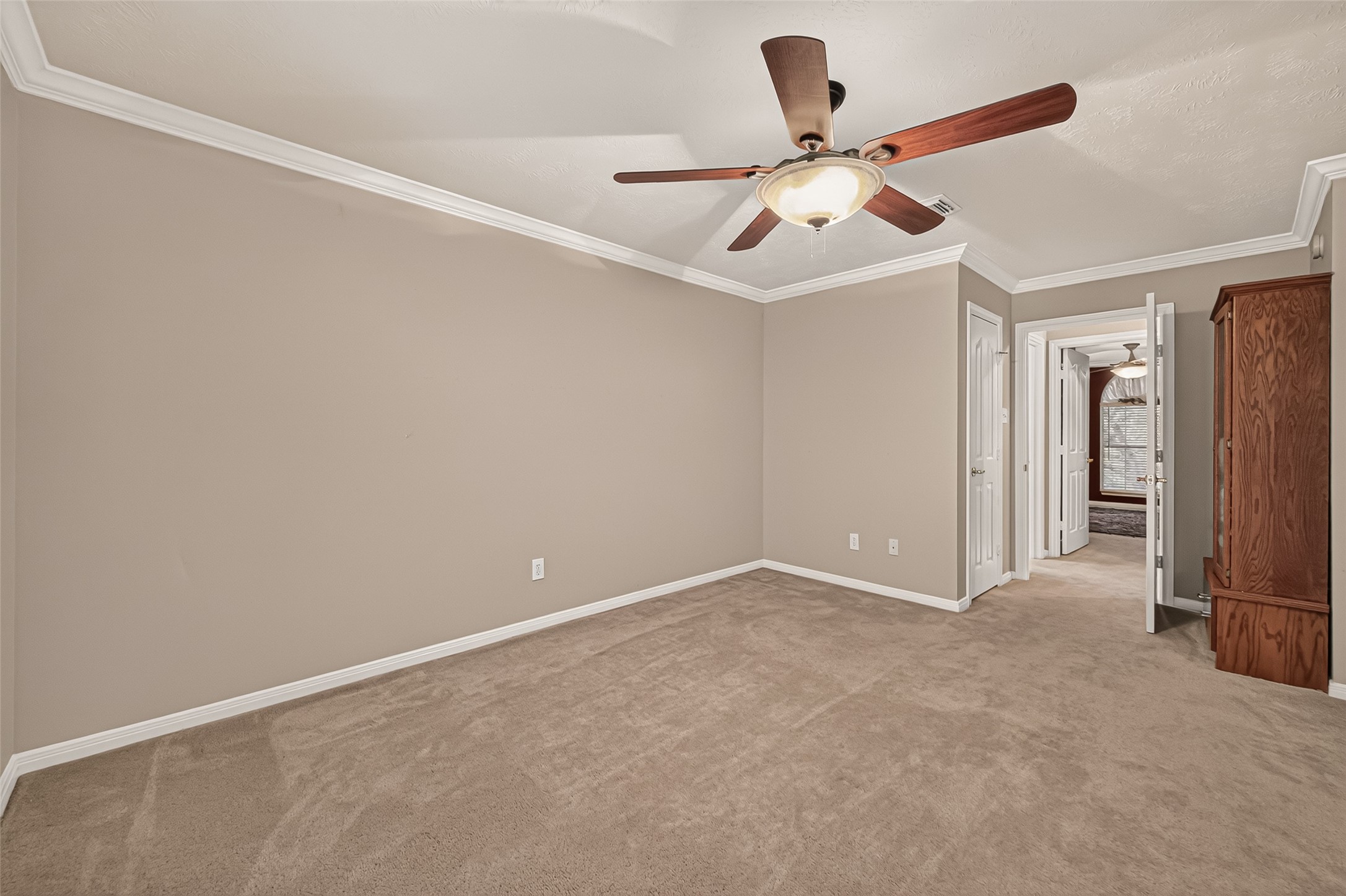 314 Willowood Drive, League City, TX 77573