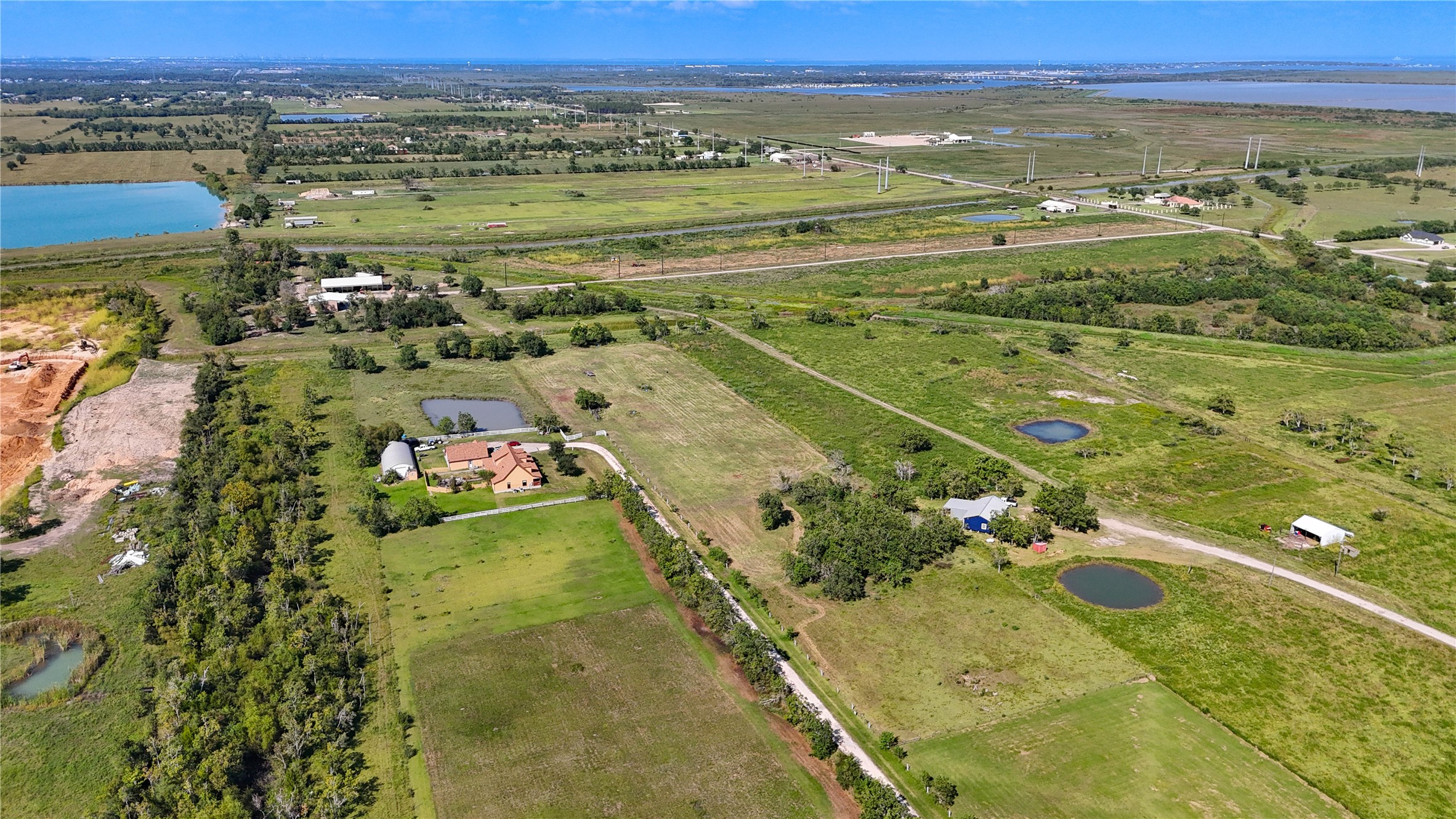 8204 S Humble Camp Road, Dickinson, TX 77539