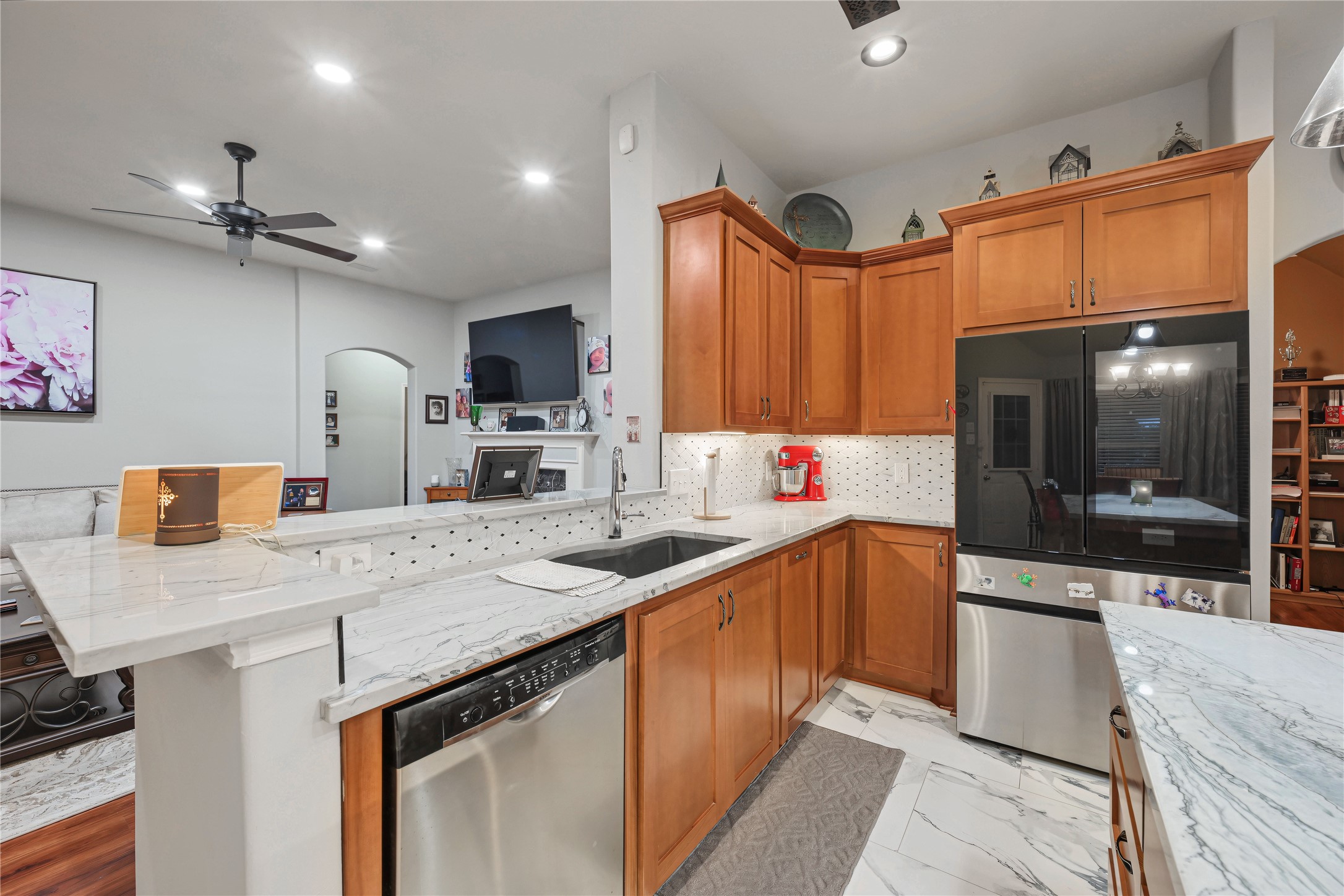 1918 Oakwood Court Drive, Baytown, TX 77521