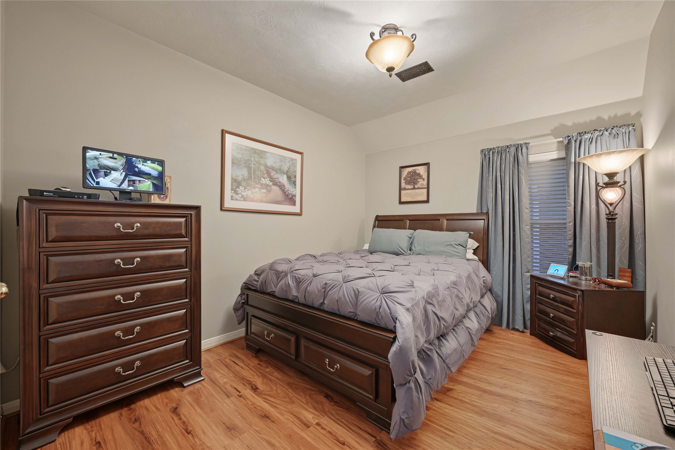 Guest room 1