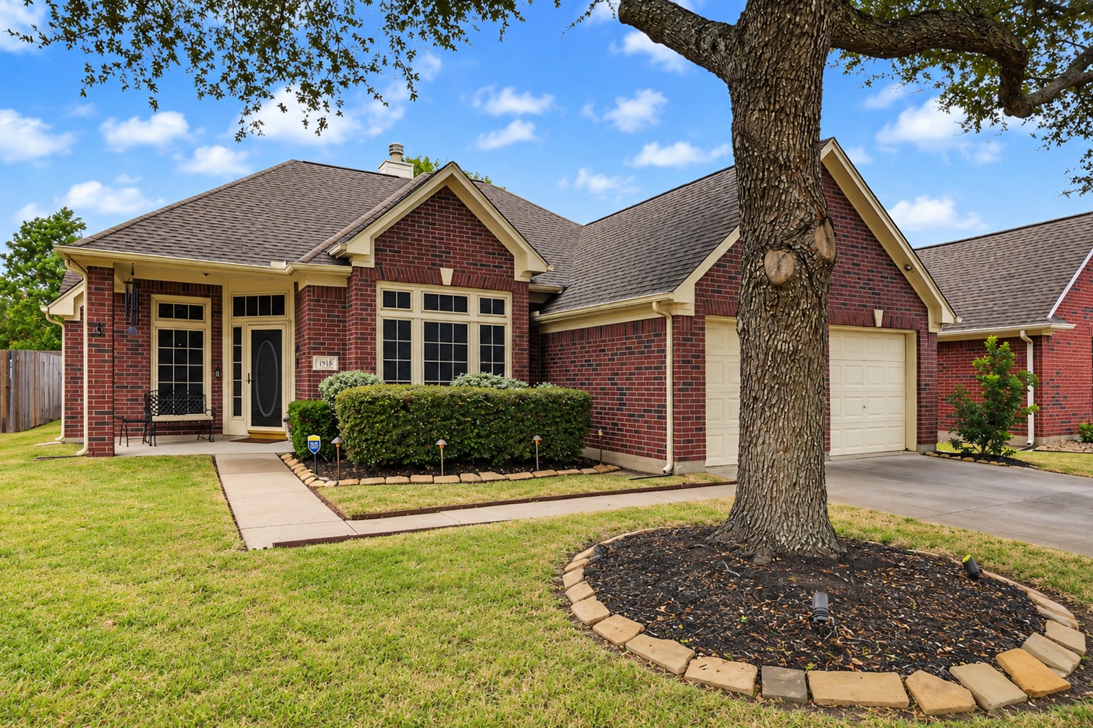 1918 Oakwood Court Drive, Baytown, TX 77521