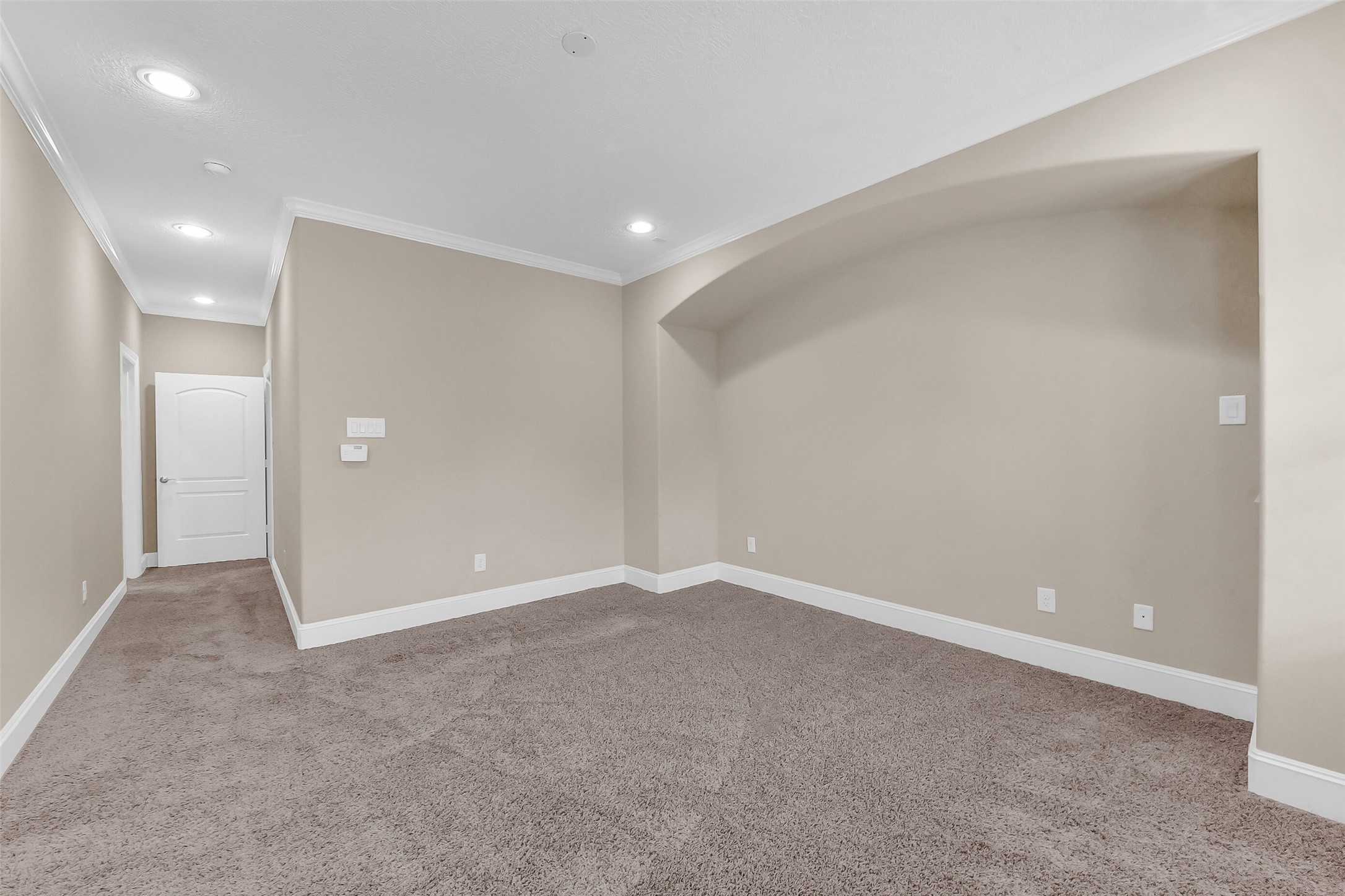 In addition to the natural light, there recessed lights add to the ambiance.