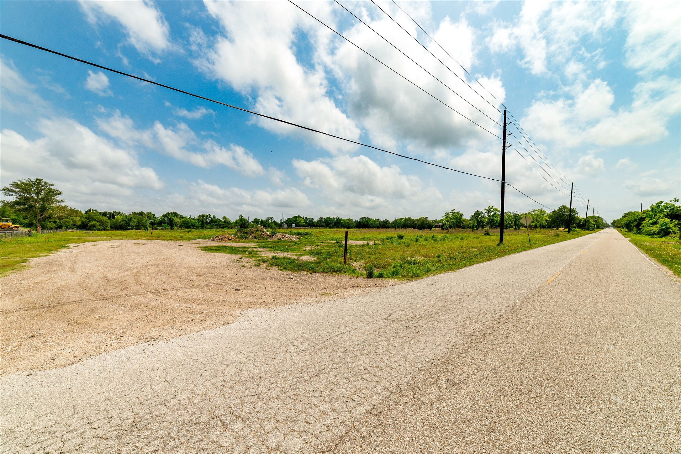 2289 County Road 163, Alvin, TX 77511
