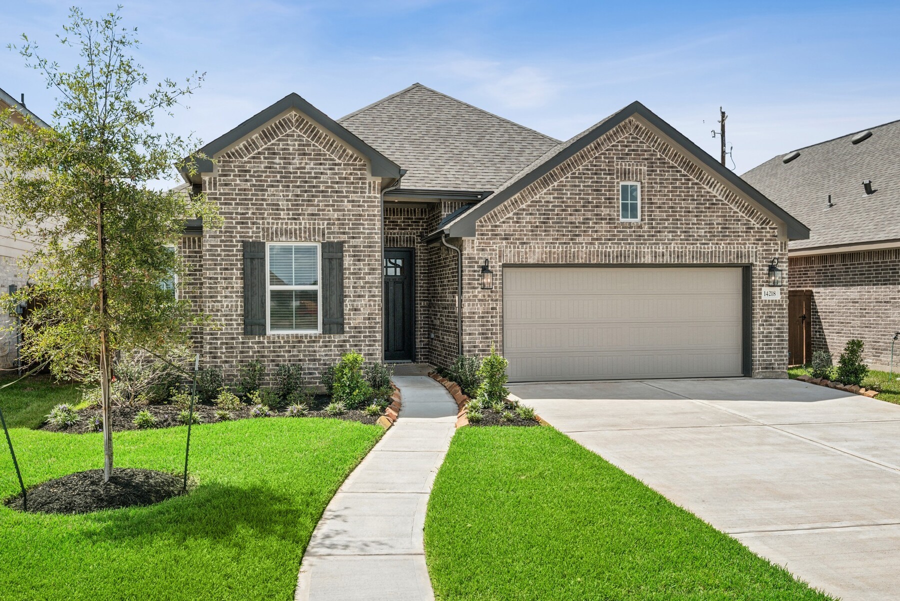 *Photo is for illustrative purposes only and may not depict the actual home. Features, materials, colors, and specifications may vary.*