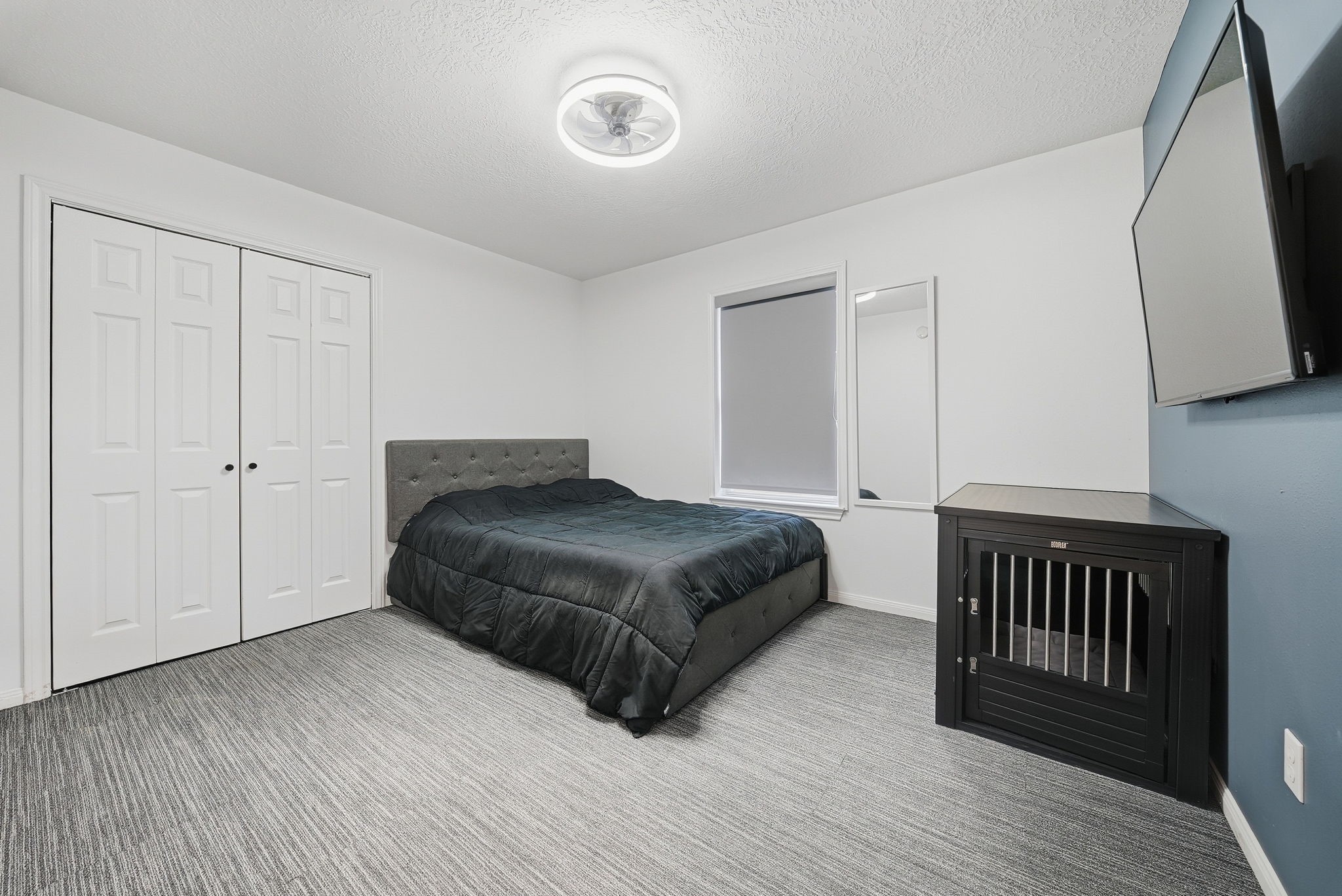 Secondary bedroom