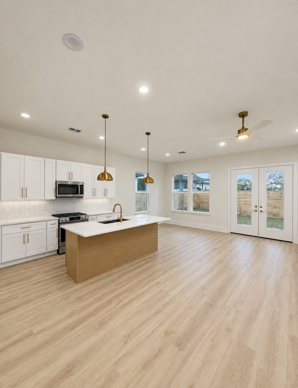 13807 Longview, Houston, TX 77015