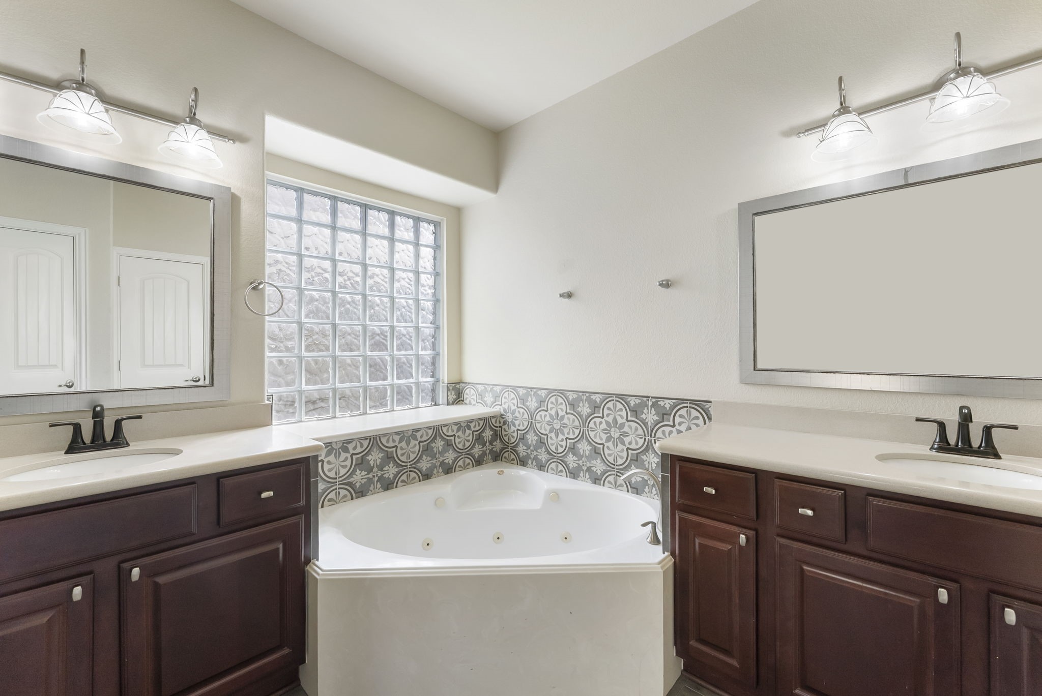 431 Hendricks Forest Lane, Conroe, TX 77384