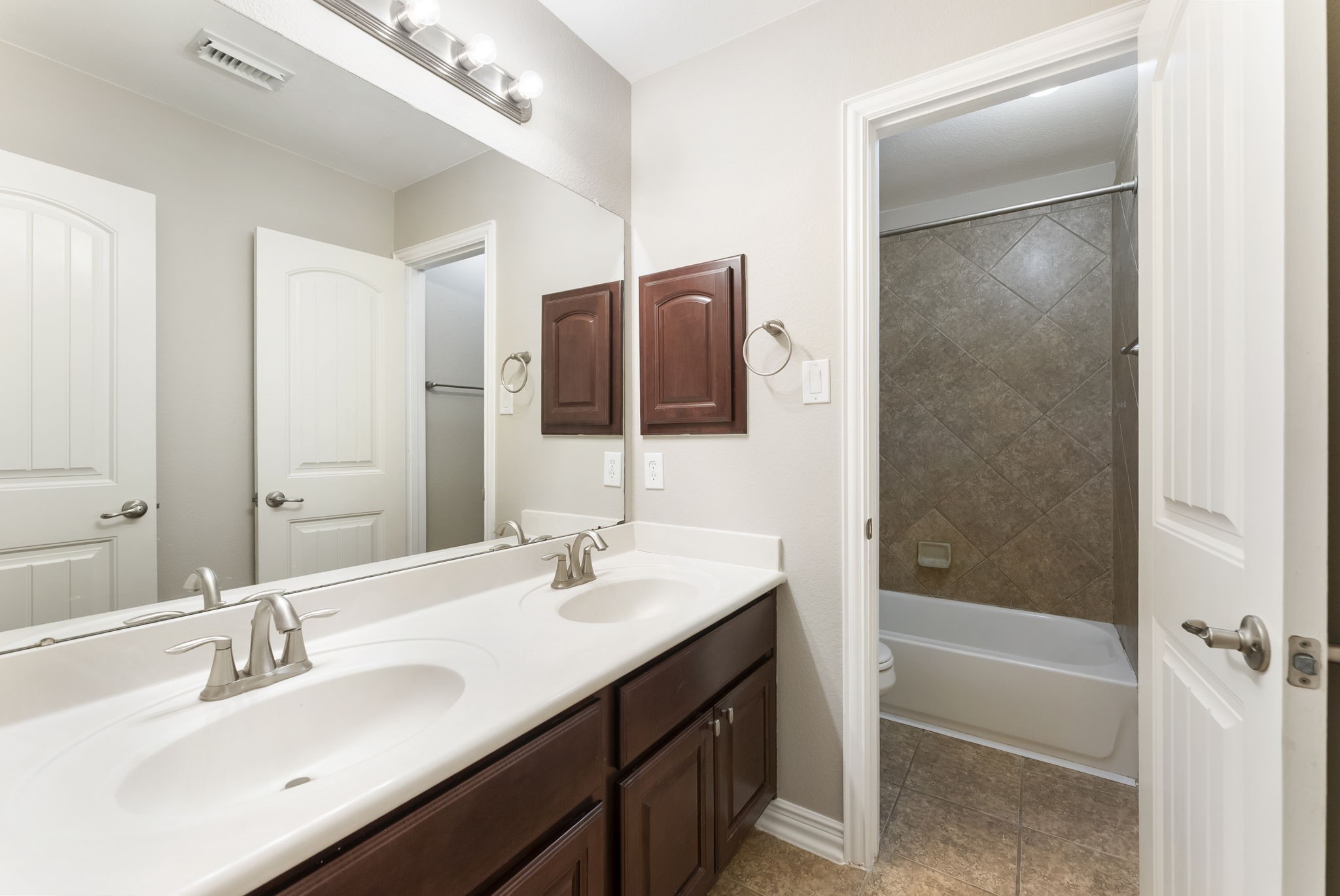 431 Hendricks Forest Lane, Conroe, TX 77384