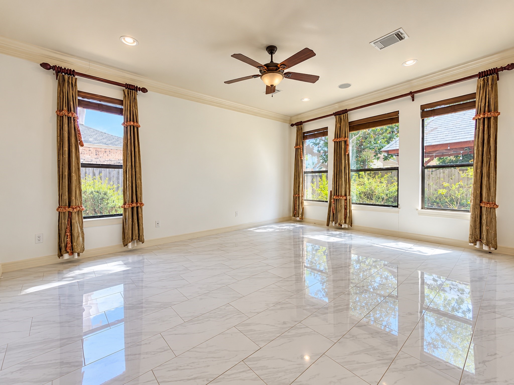 2514 Barcelona Way, League City, TX 77573