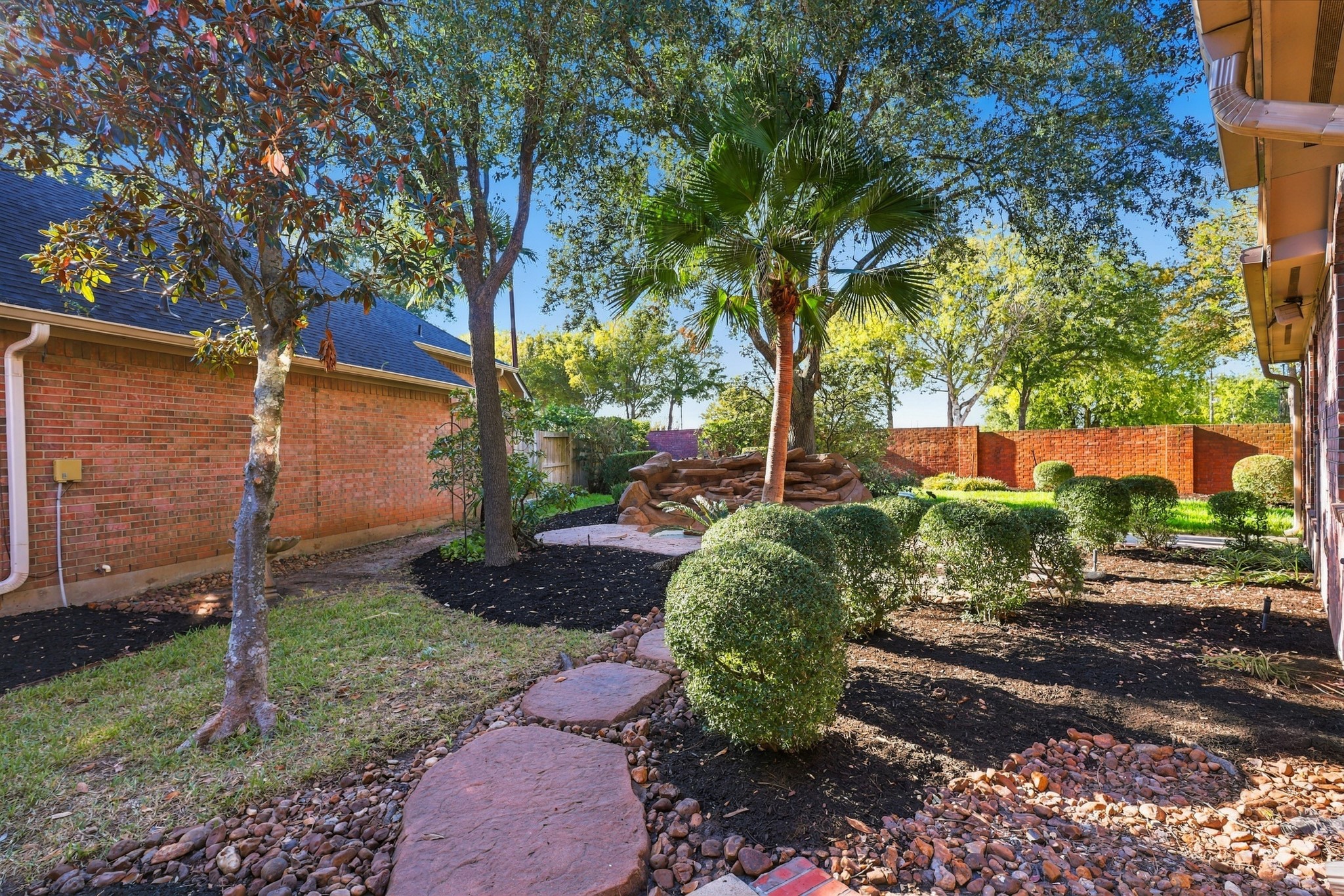 1931 Auburn Trail, Sugar Land, TX 77479