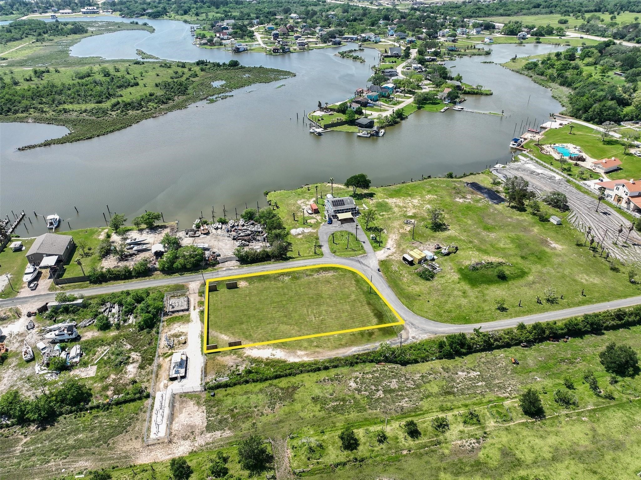 00 Wincrest, Dickinson, TX 77539