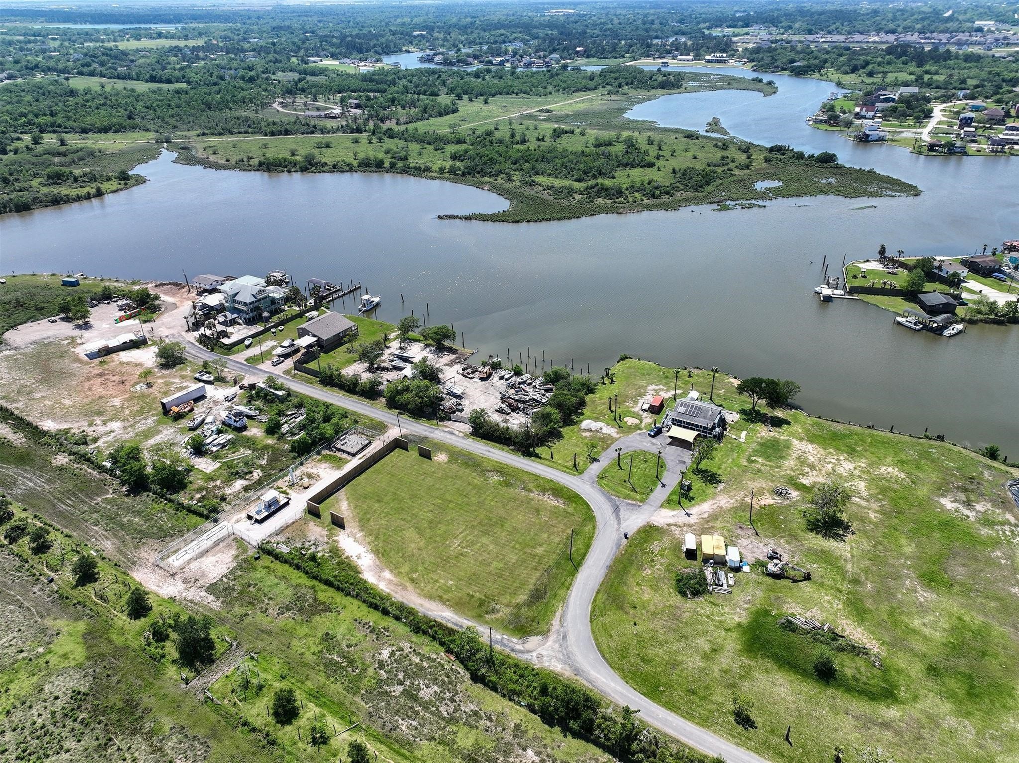 00 Wincrest, Dickinson, TX 77539