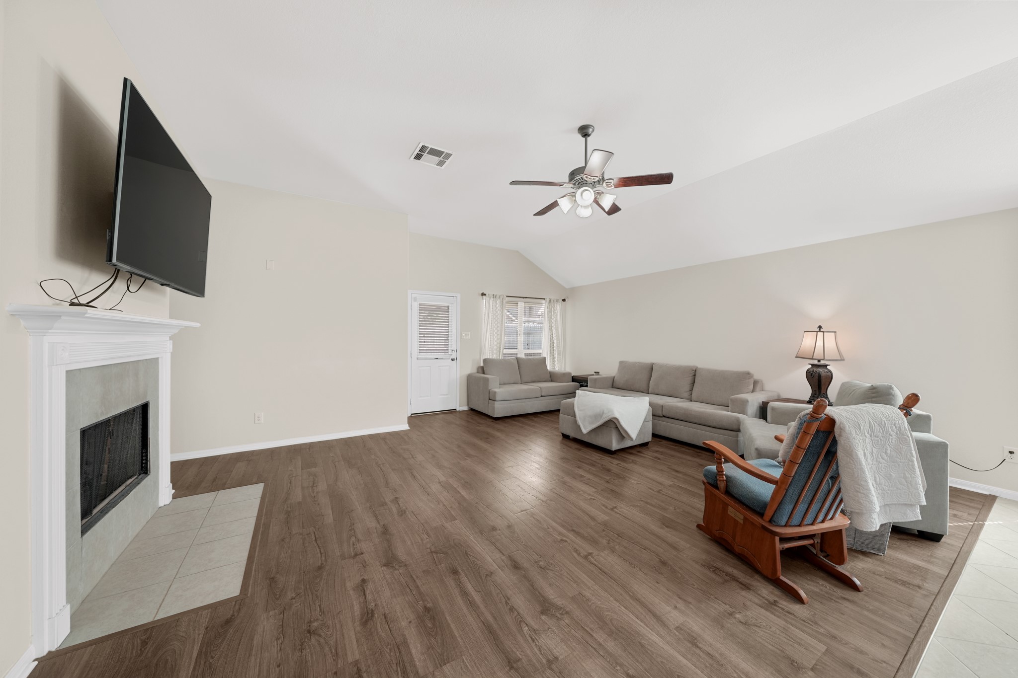 4051 Conifer Drive, Dickinson, TX 77539