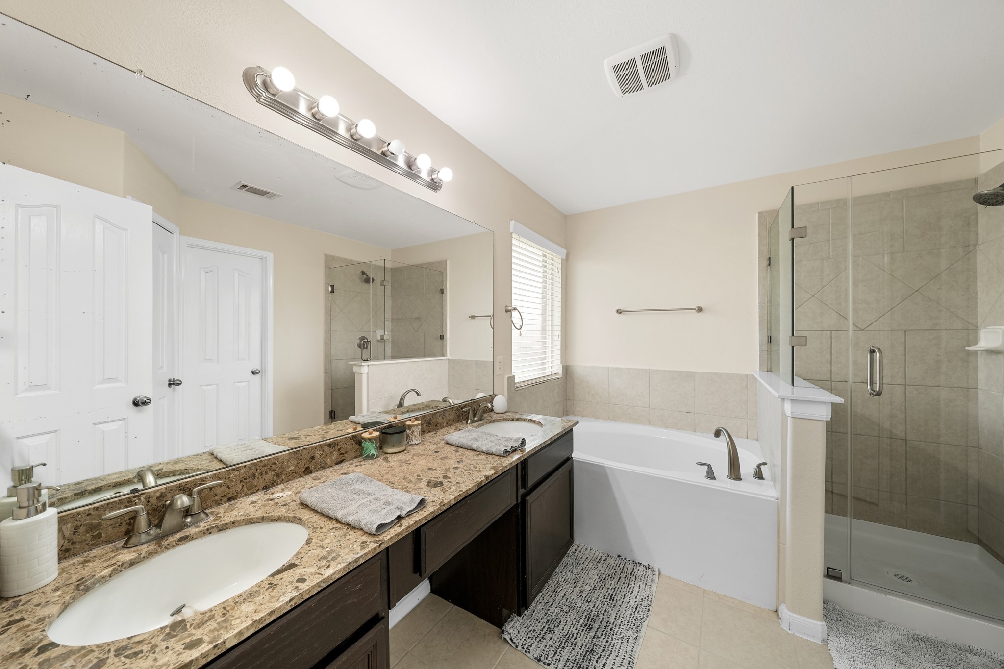 4051 Conifer Drive, Dickinson, TX 77539
