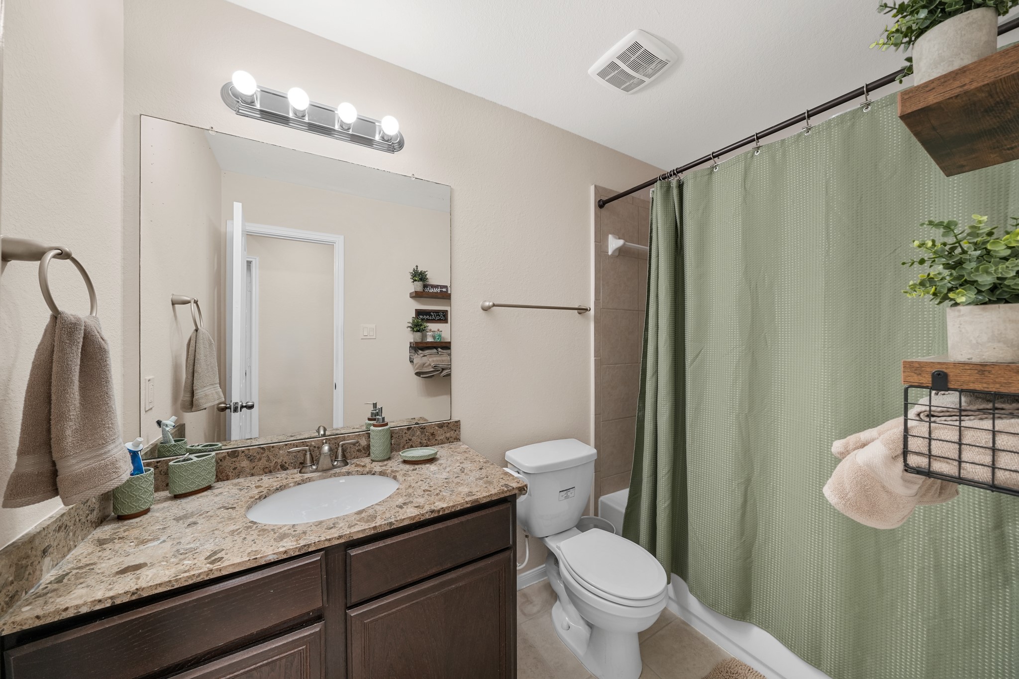 4051 Conifer Drive, Dickinson, TX 77539