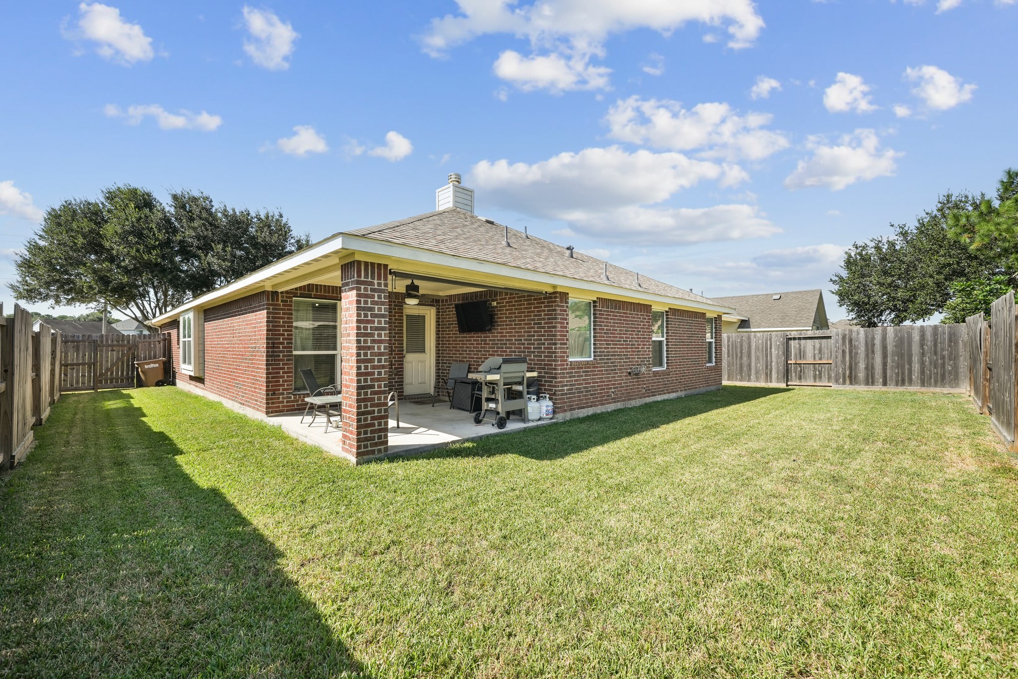 4051 Conifer Drive, Dickinson, TX 77539