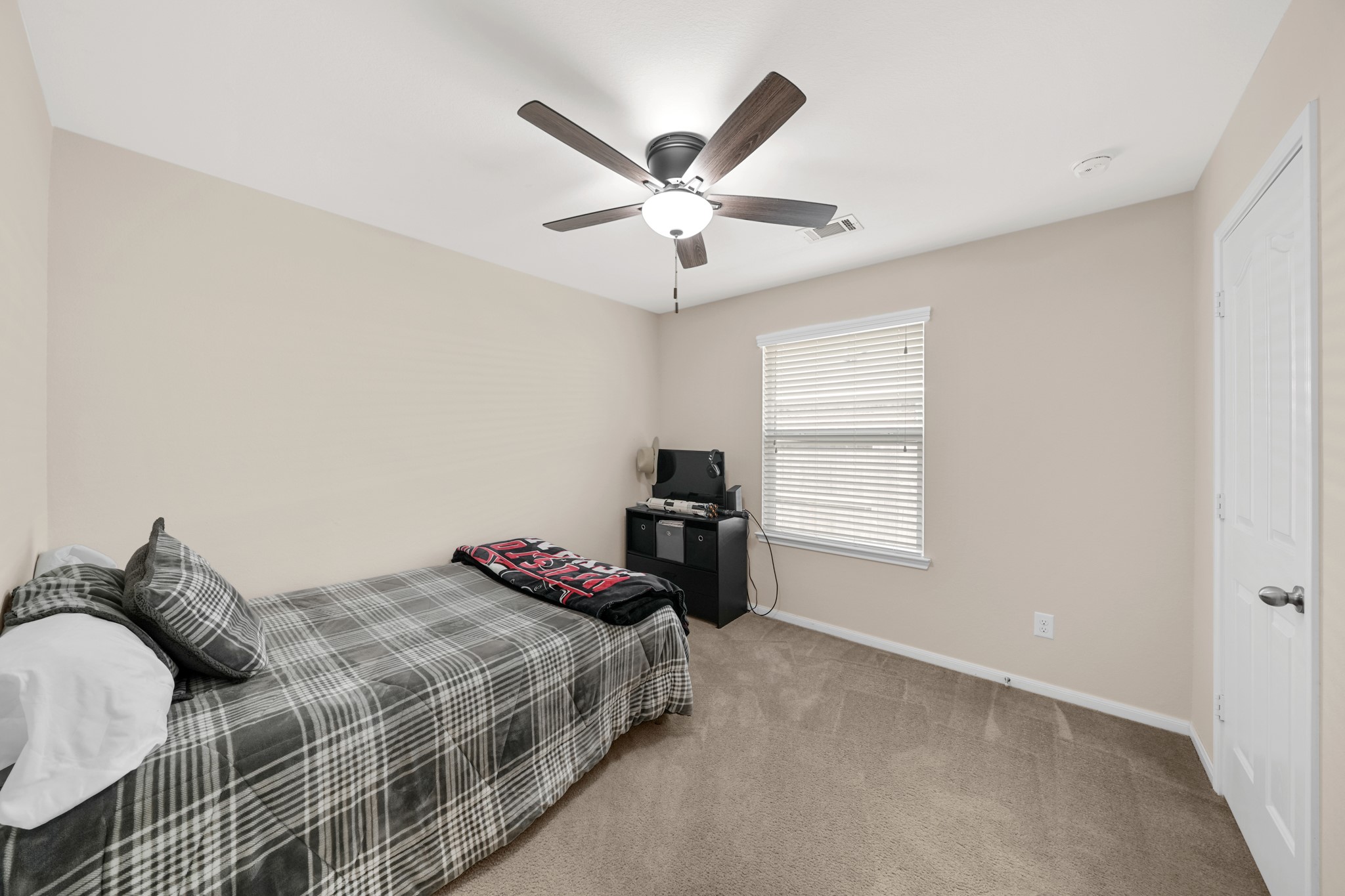 4051 Conifer Drive, Dickinson, TX 77539
