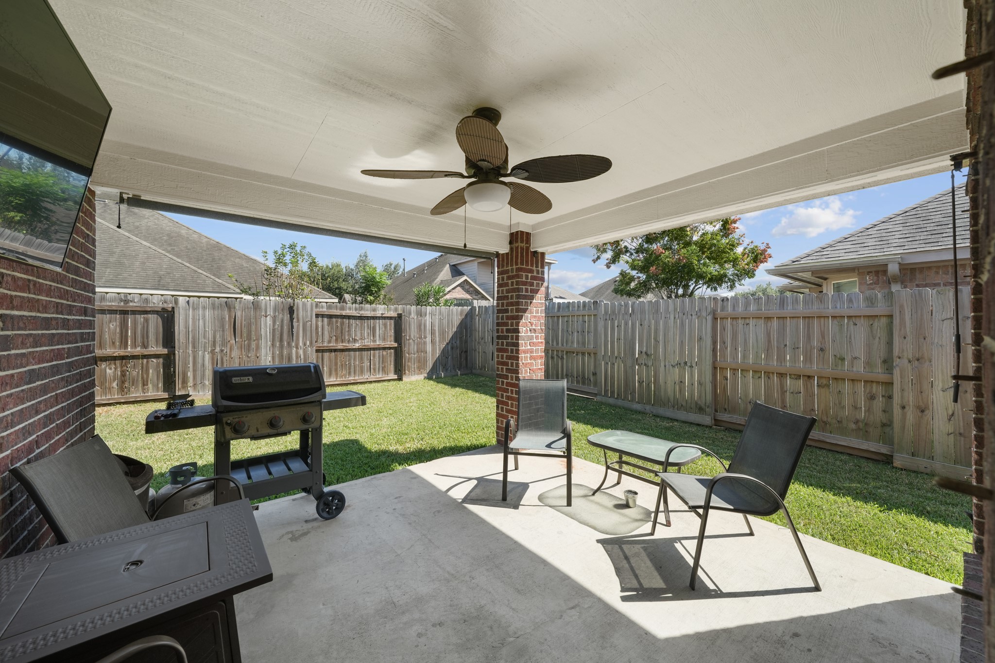 4051 Conifer Drive, Dickinson, TX 77539