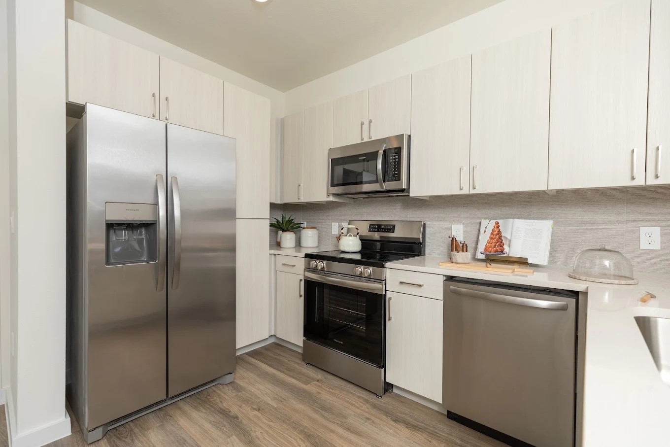 1690 North Loop, #307, Houston, TX 77009