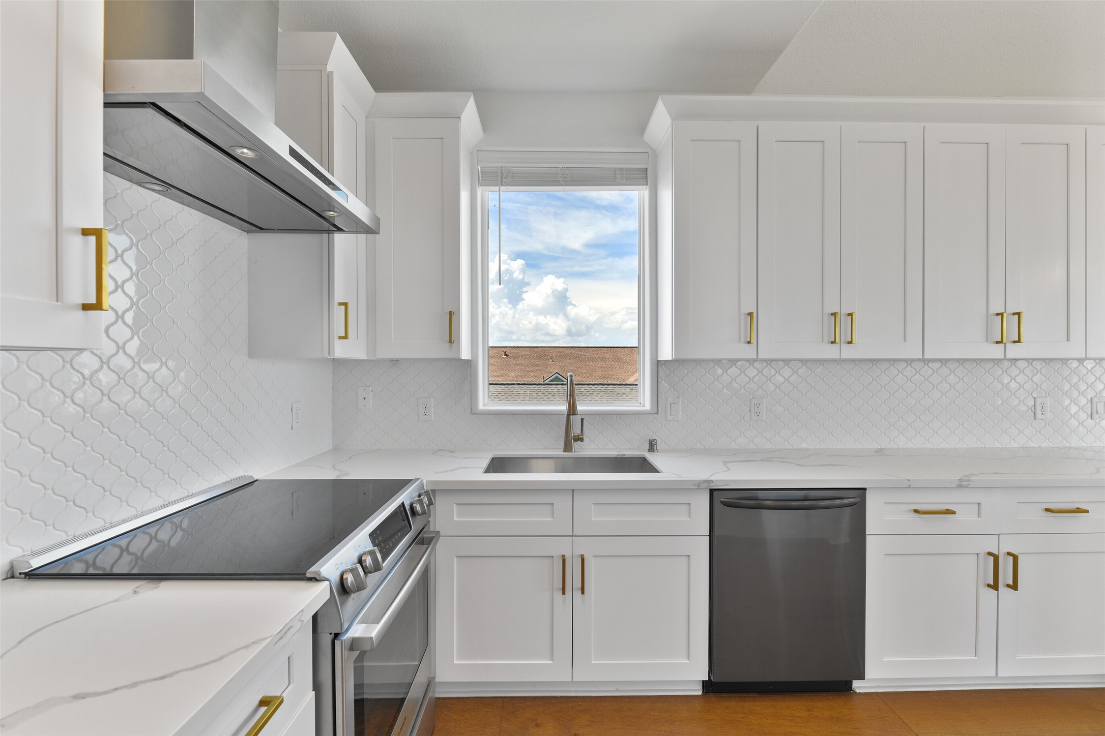 4006 Fort Bend Drive, Galveston, TX 77554