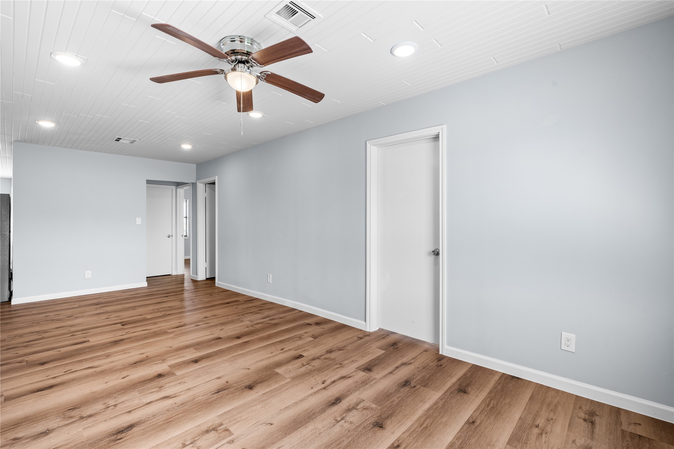 645 3rd Street, San Leon, TX 77539