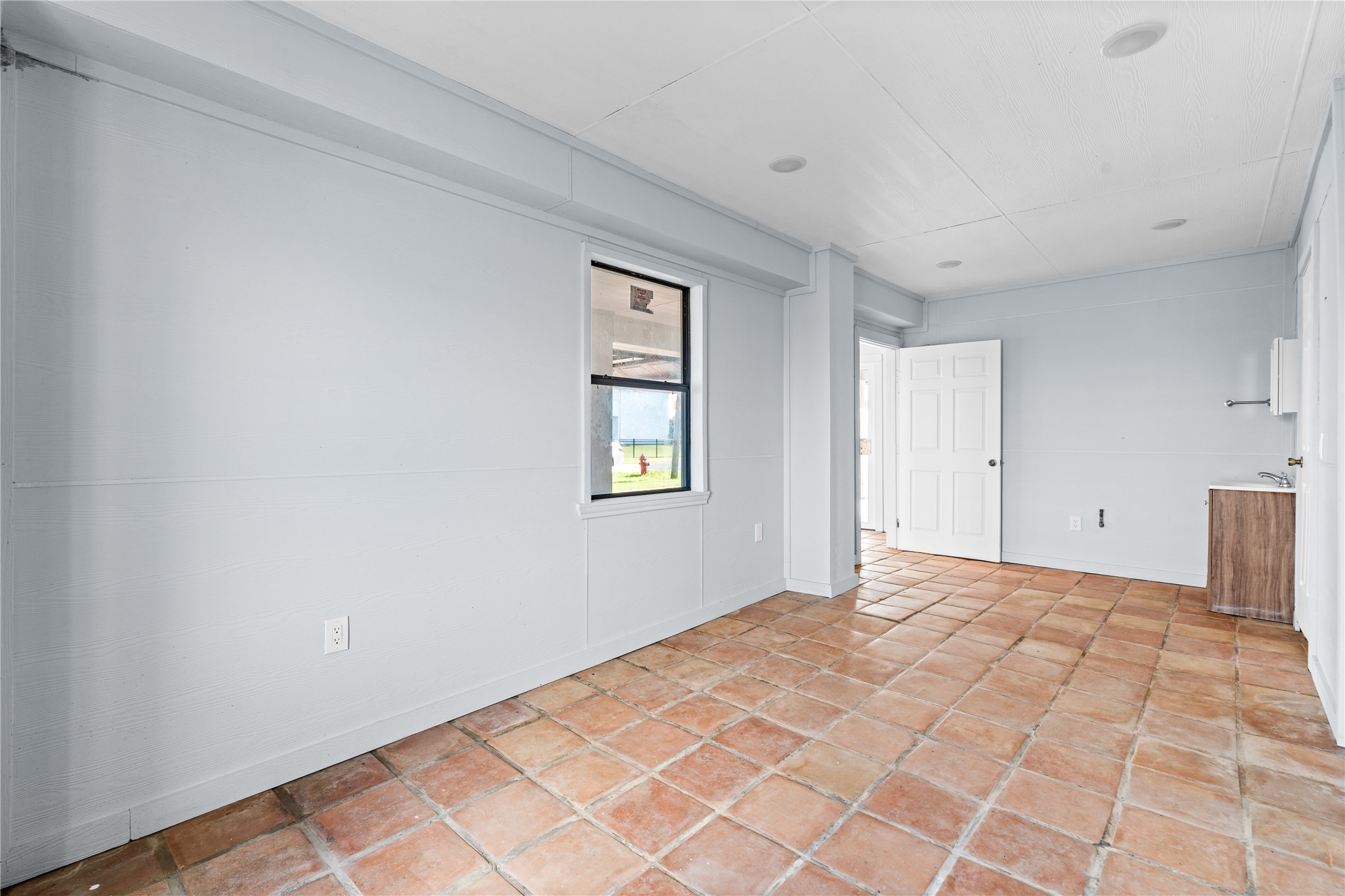 645 3rd Street, San Leon, TX 77539