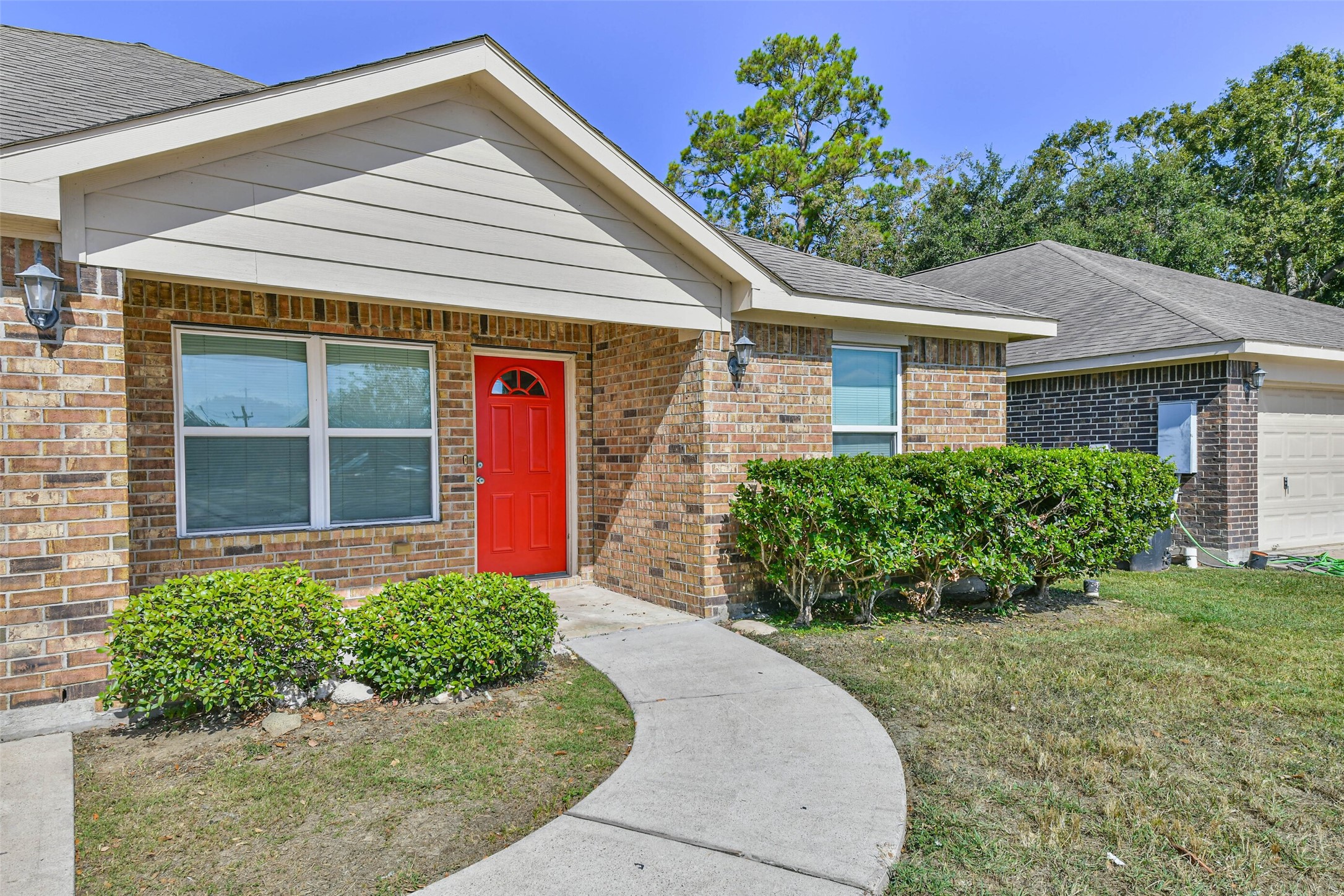 1320 W Dumble Street, Alvin, TX 77511 1320 W Dumble Street, Alvin, TX 77511
