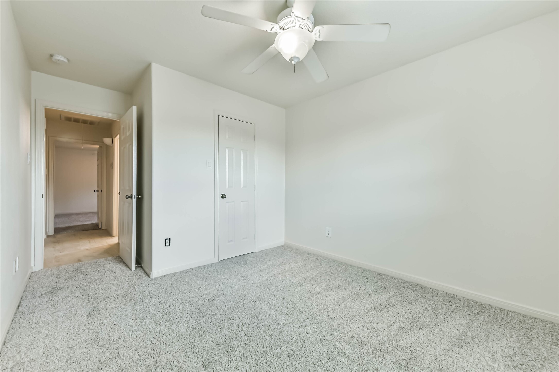 1320 W Dumble Street, Alvin, TX 77511