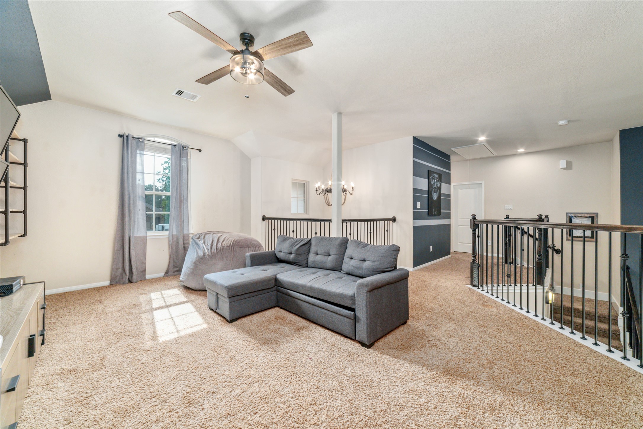 9239 Silver Back Trail, Conroe, TX 77303