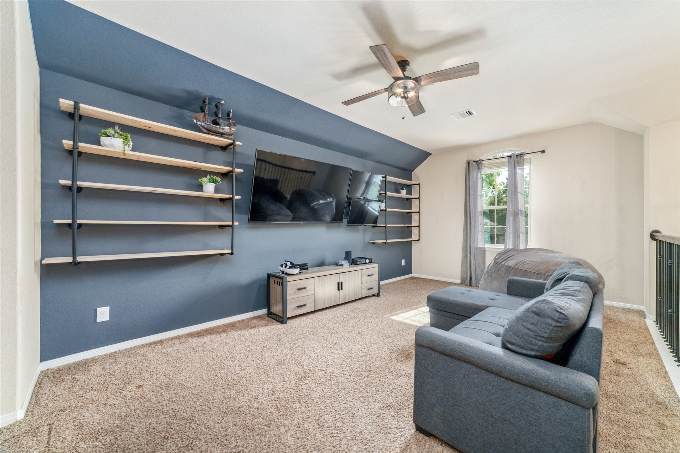 9239 Silver Back Trail, Conroe, TX 77303