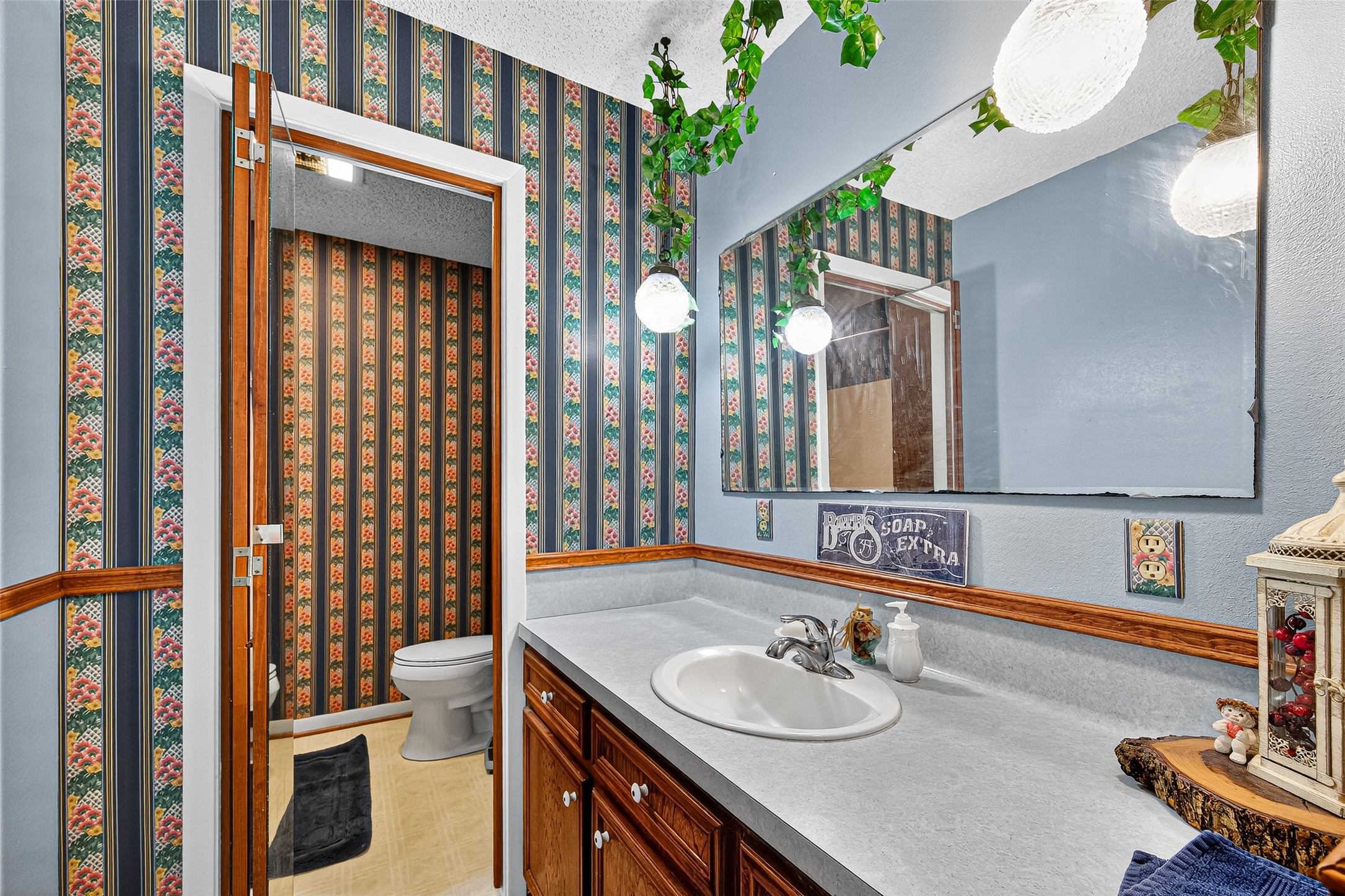 Second full bathroom sink