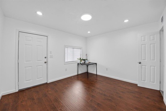 Entry to 1st floor