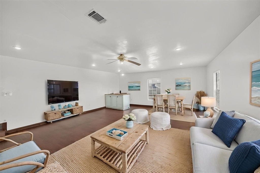 Spacious living room on 2nd floor
*Virtually Staged*
