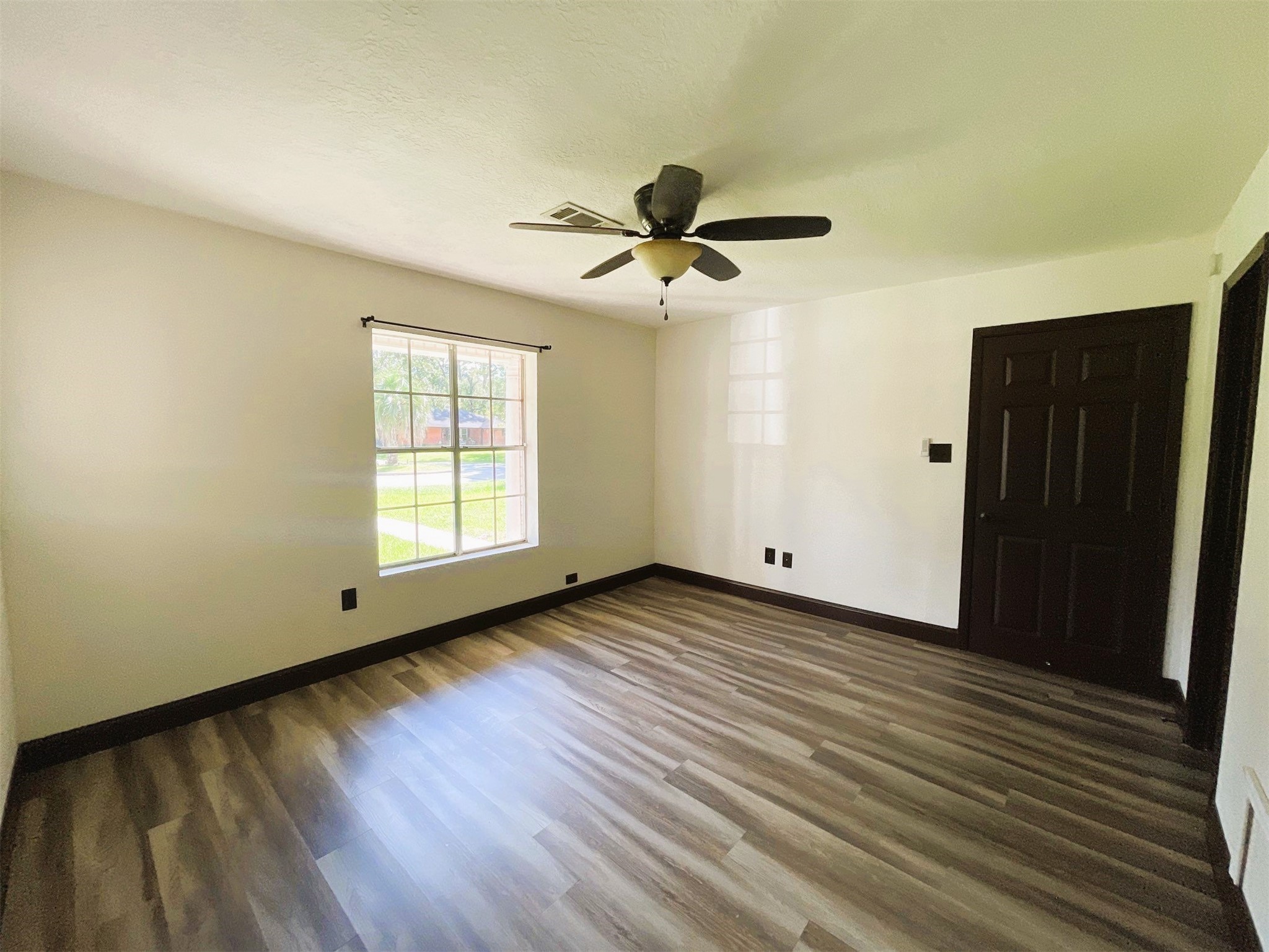 3112 Timber Lane, Dickinson, TX 77539