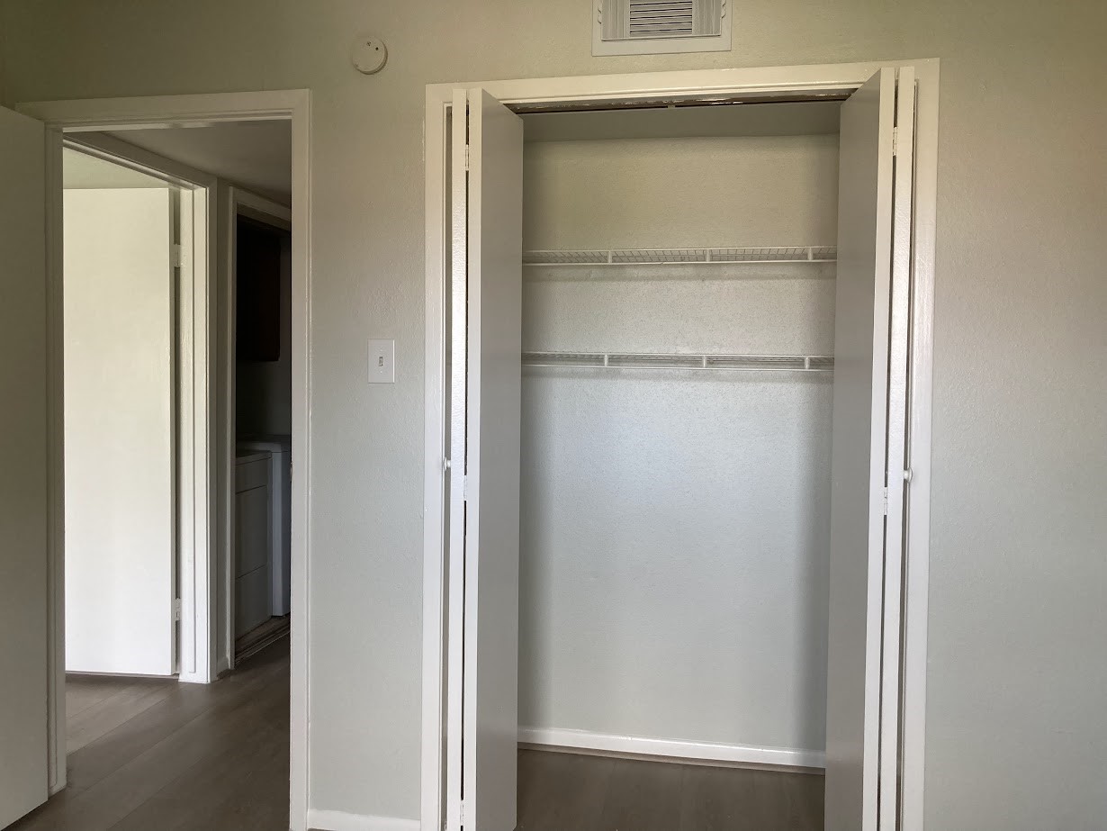 3075 Walnut Bend Lane, #33, Houston, TX 77042