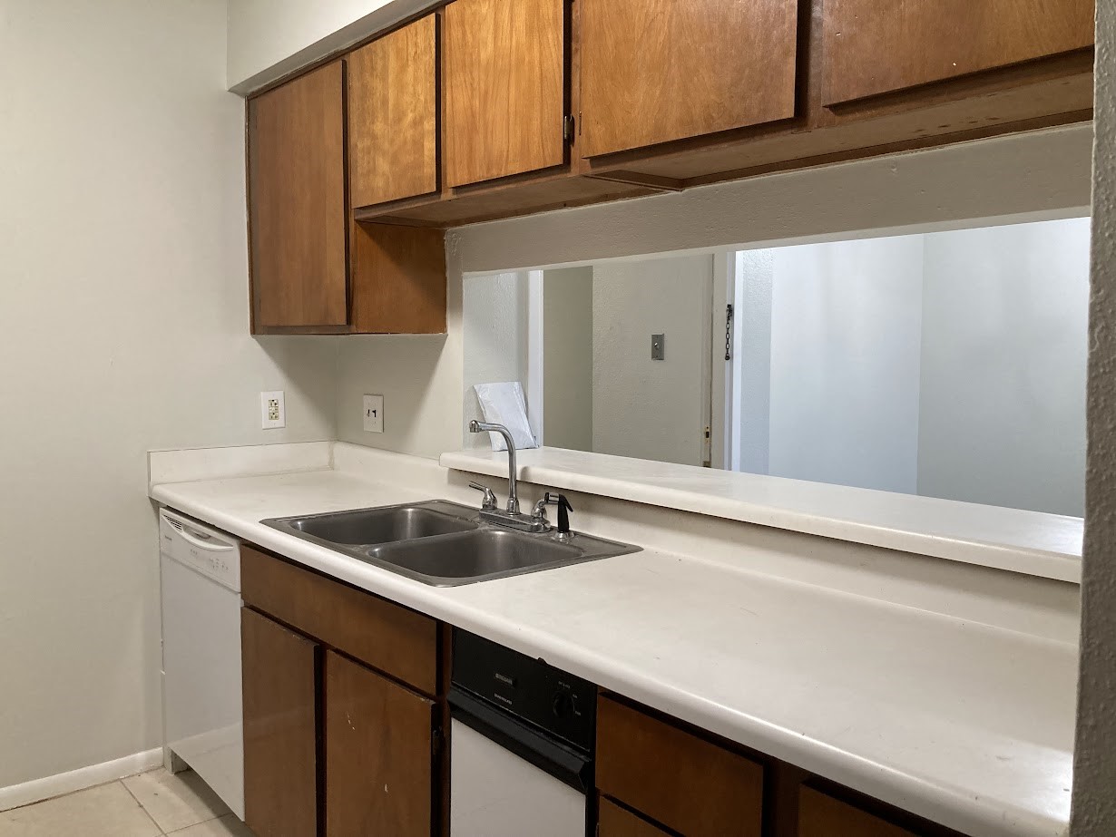 3075 Walnut Bend Lane, #33, Houston, TX 77042