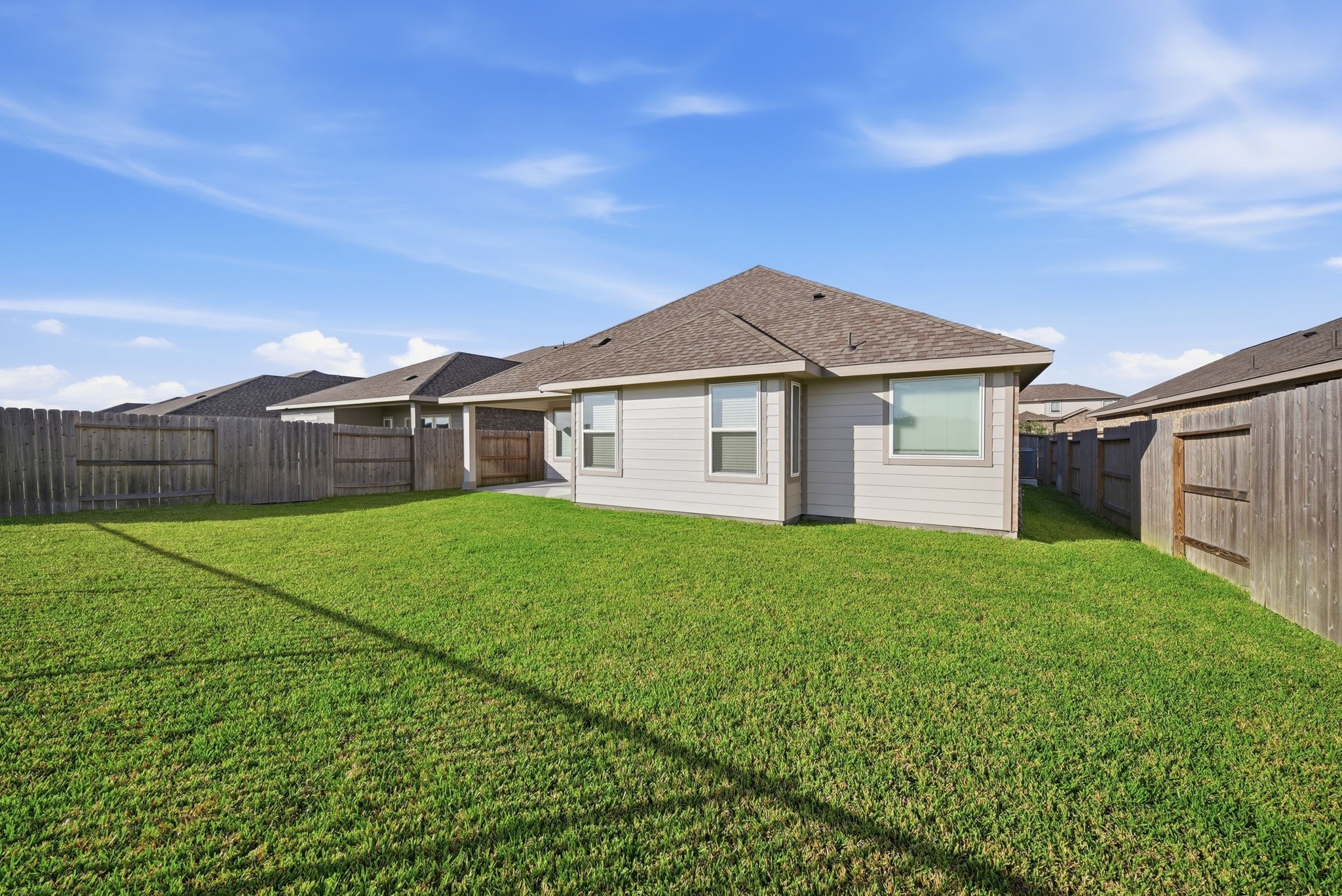 10623 Discovery Lane, Texas City, TX 77591