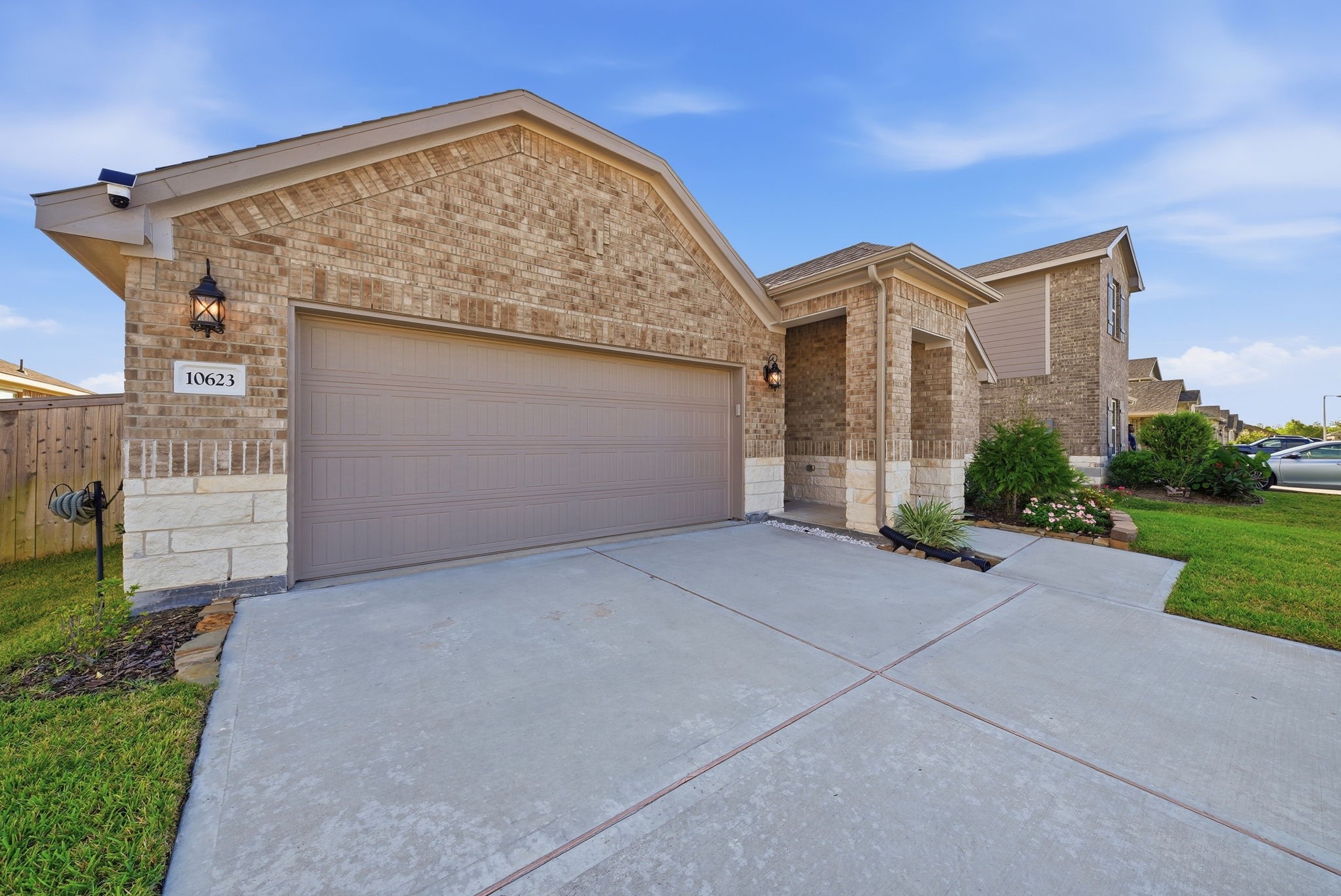 10623 Discovery Lane, Texas City, TX 77591
