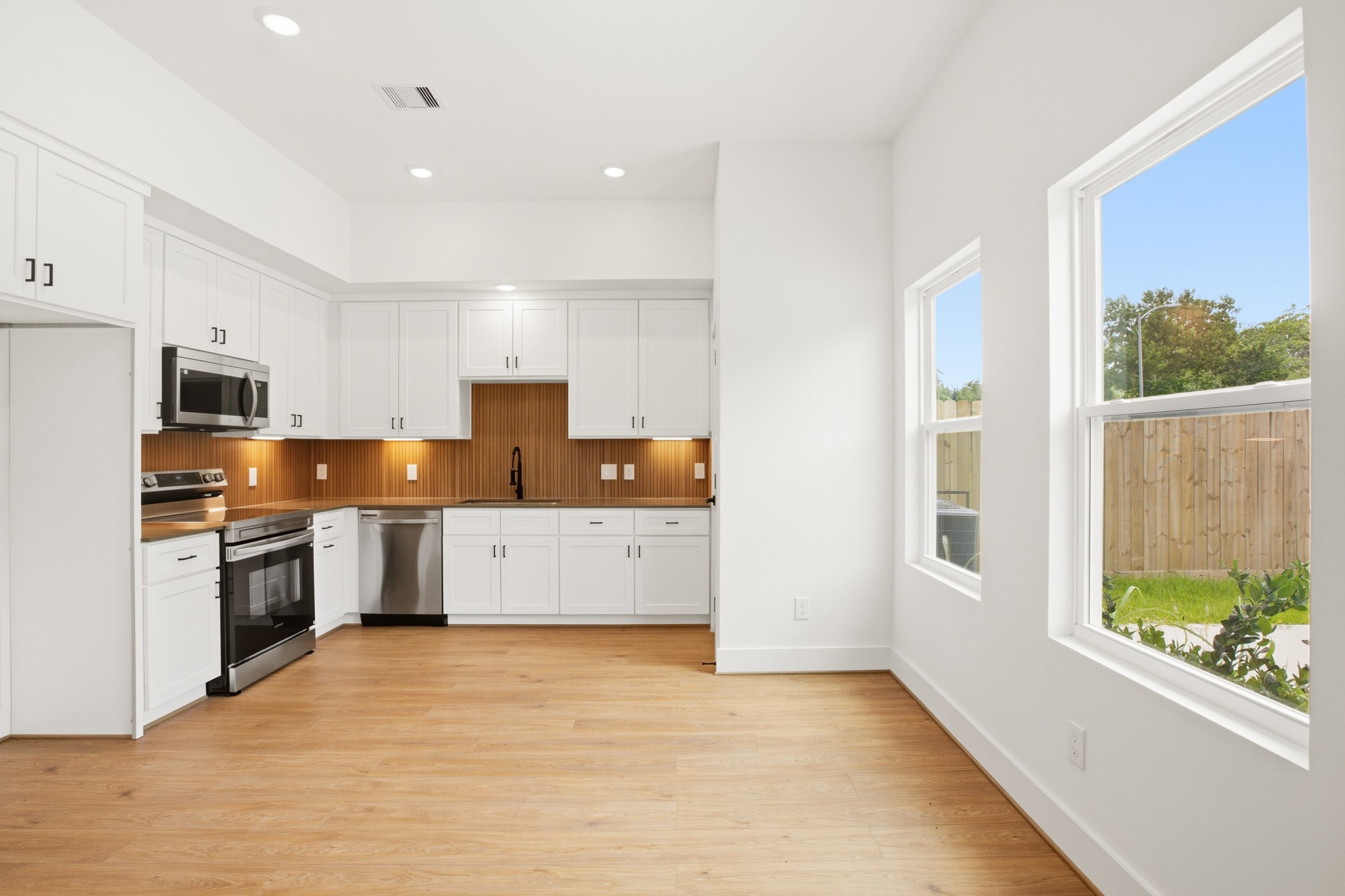 7843 Sunnyhill Street, #A-B, Houston, TX 77088