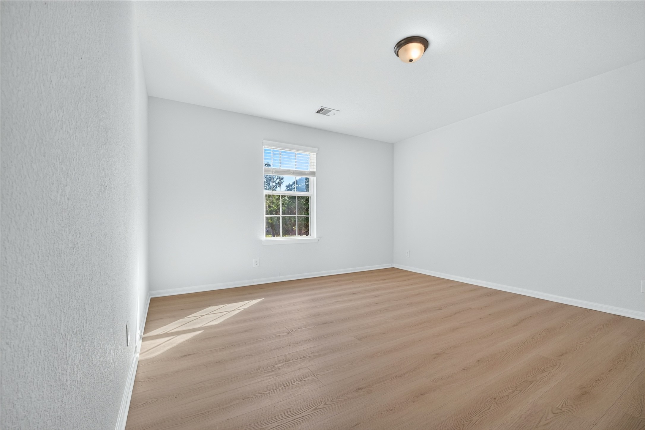 upstairs bedroom 4