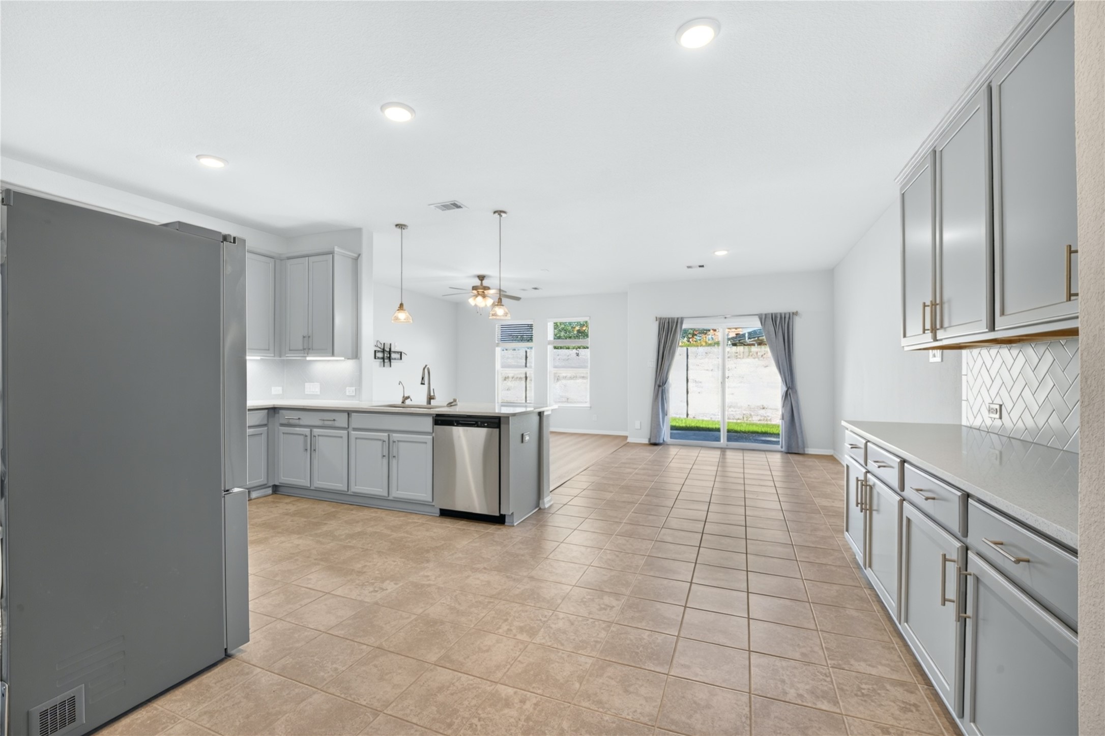 2129 Solstice Boulevard, Spring, TX 77386 2129 Solstice Boulevard, Spring, TX 77386