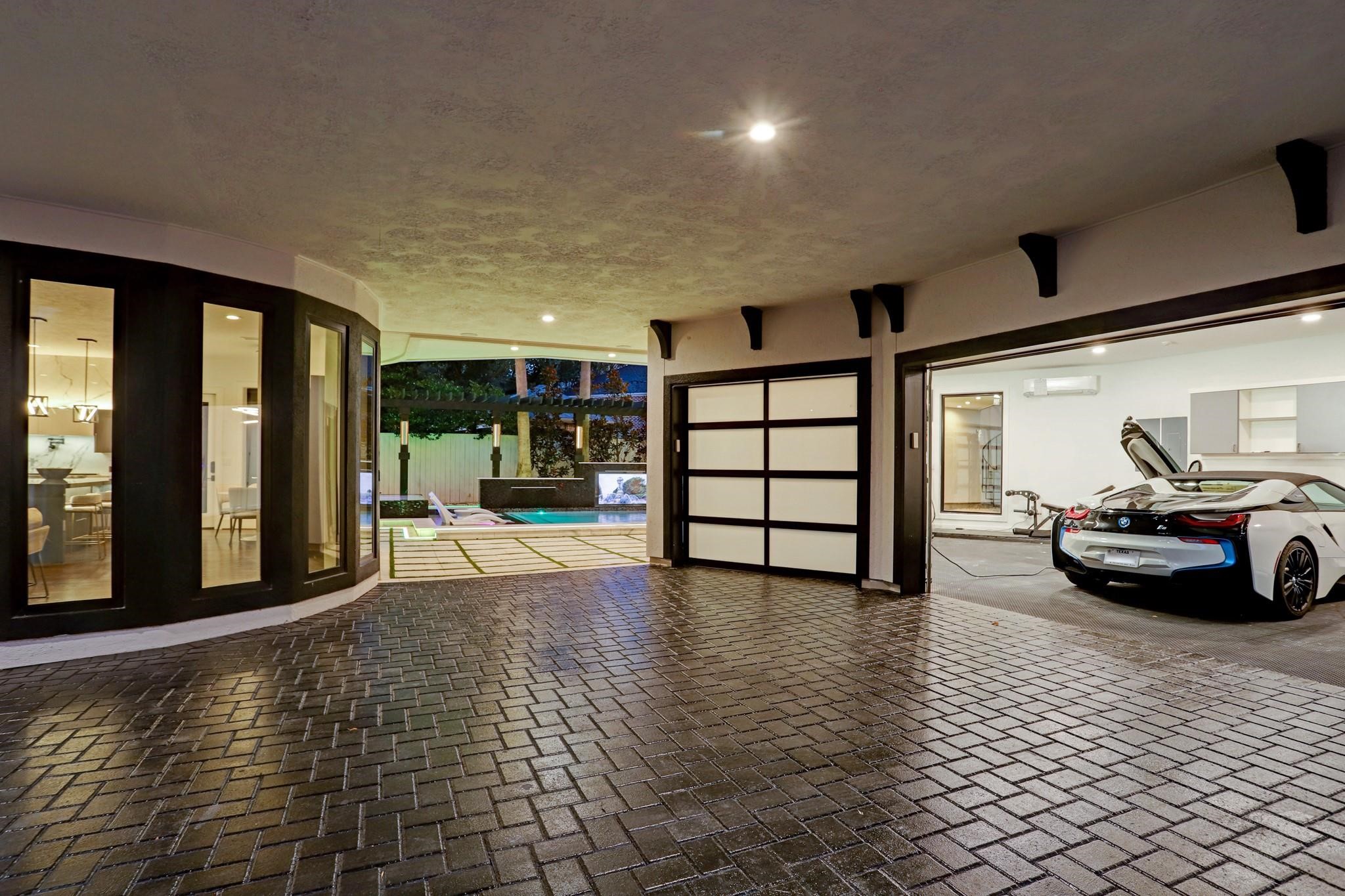 5158 Huckleberry Circle, Houston, TX 77056